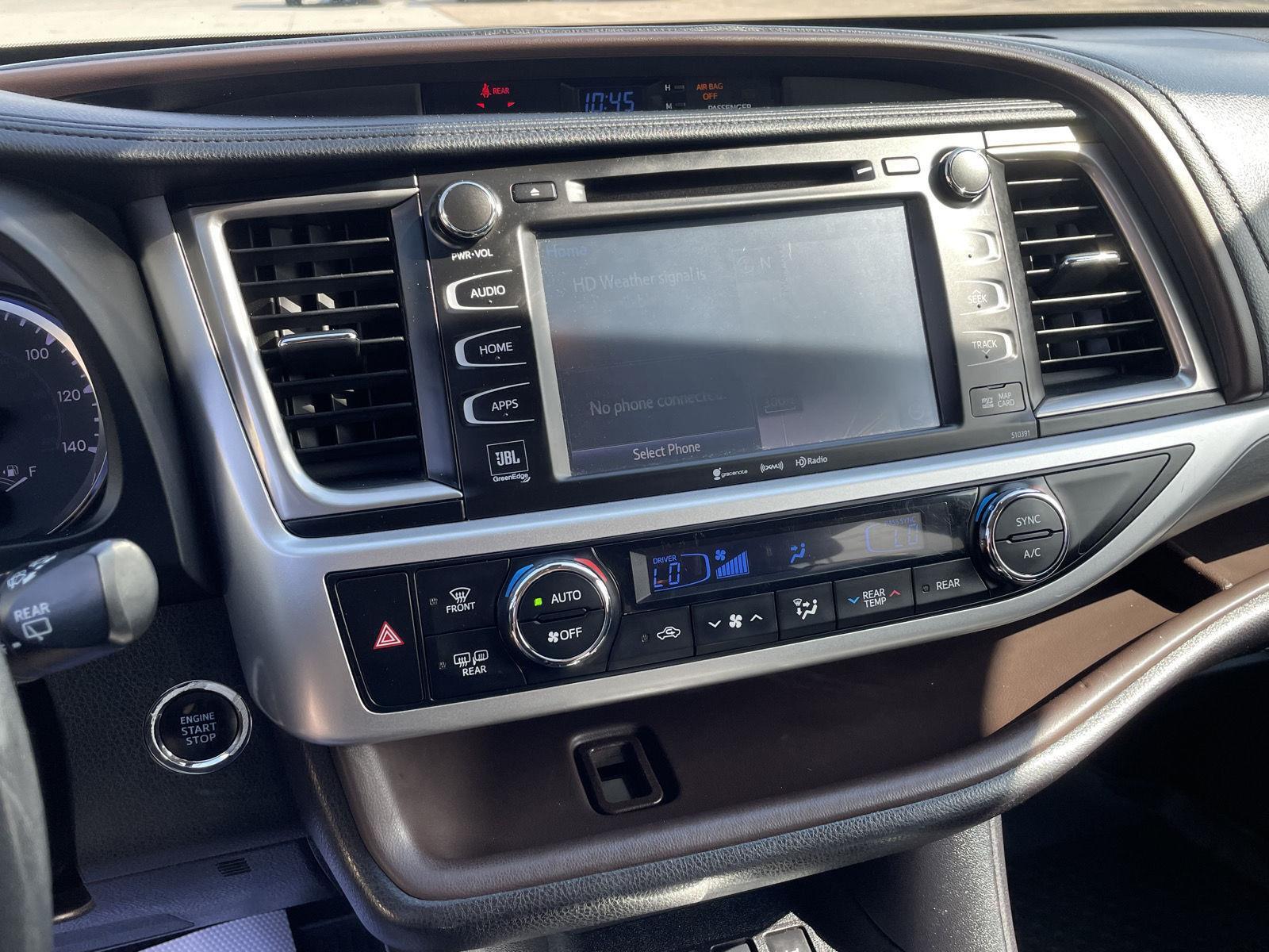 Used 2019 Toyota Highlander for sale in Grand Island NE