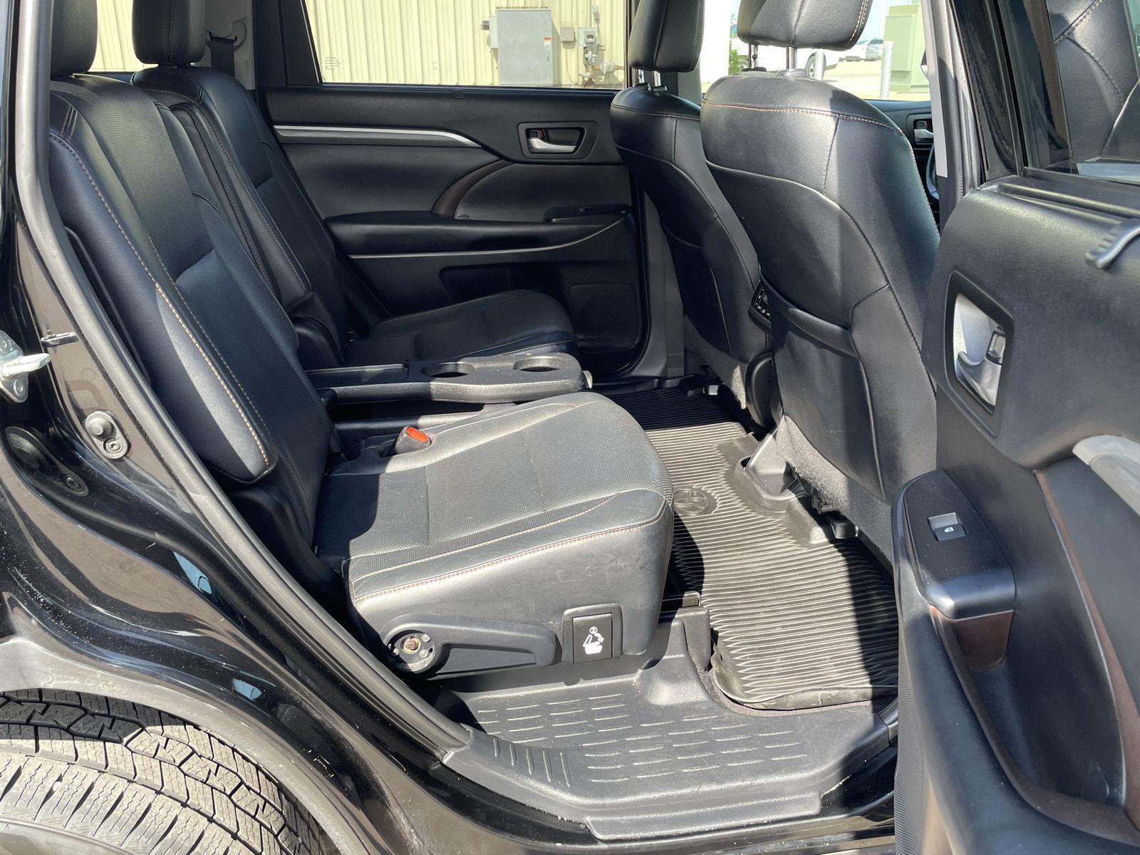 Used 2019 Toyota Highlander for sale in Grand Island NE