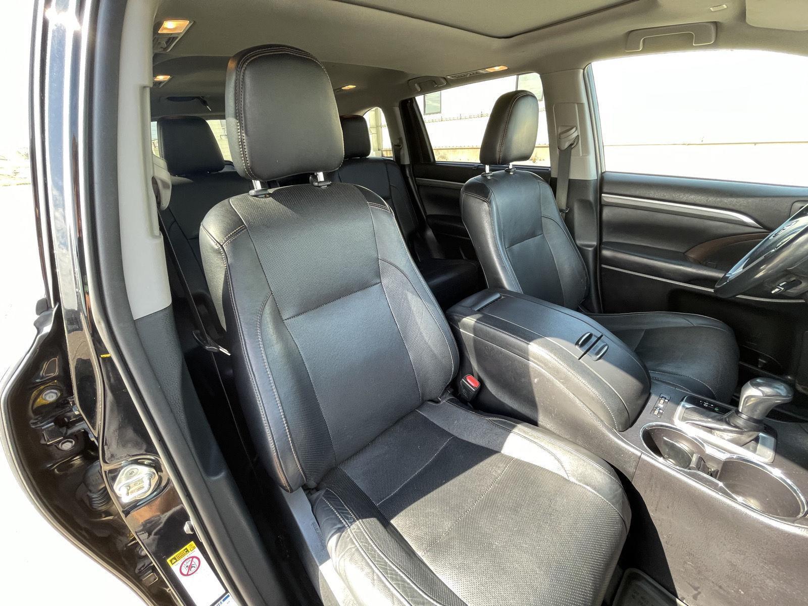 Used 2019 Toyota Highlander for sale in Grand Island NE