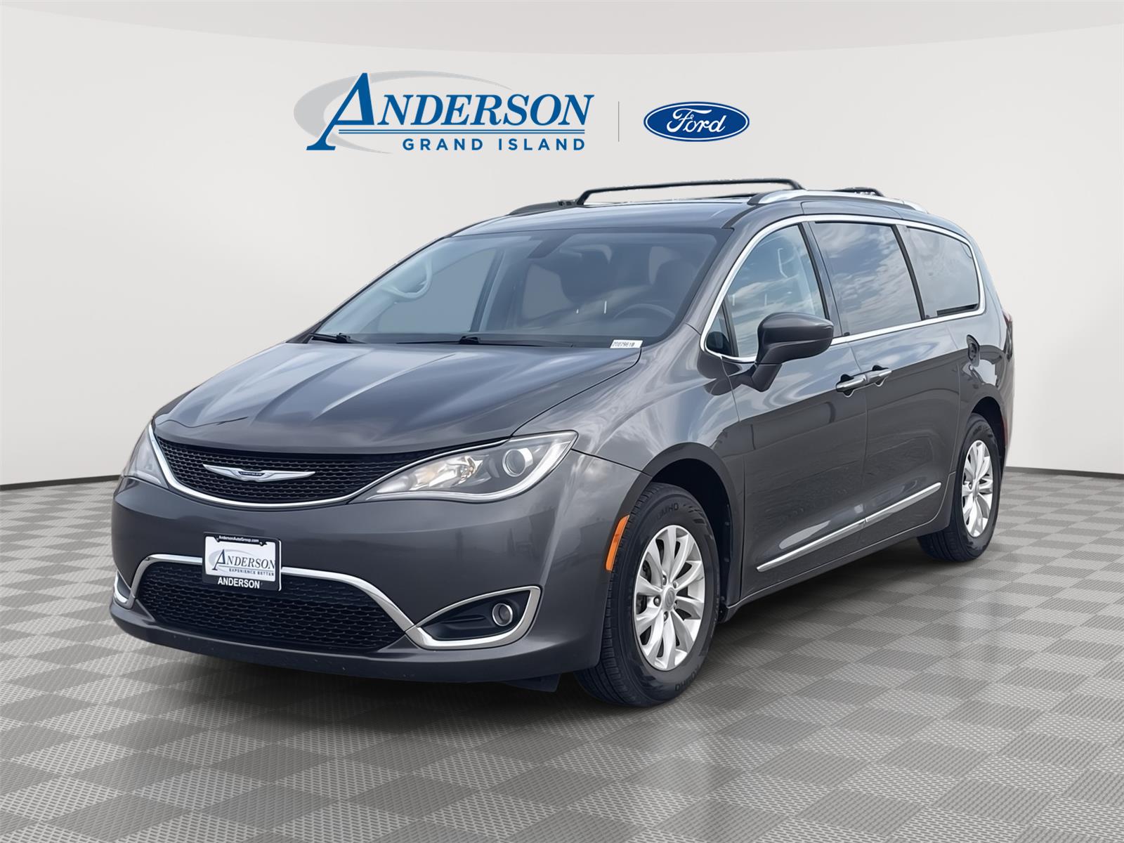 Used 2019 Chrysler Pacifica Touring L Minivan for sale in Grand Island NE