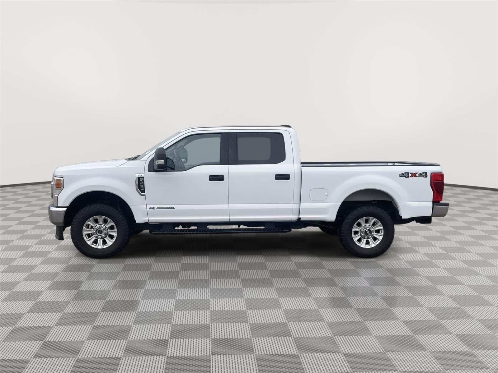 2022 Ford F-250 XLT photo 2