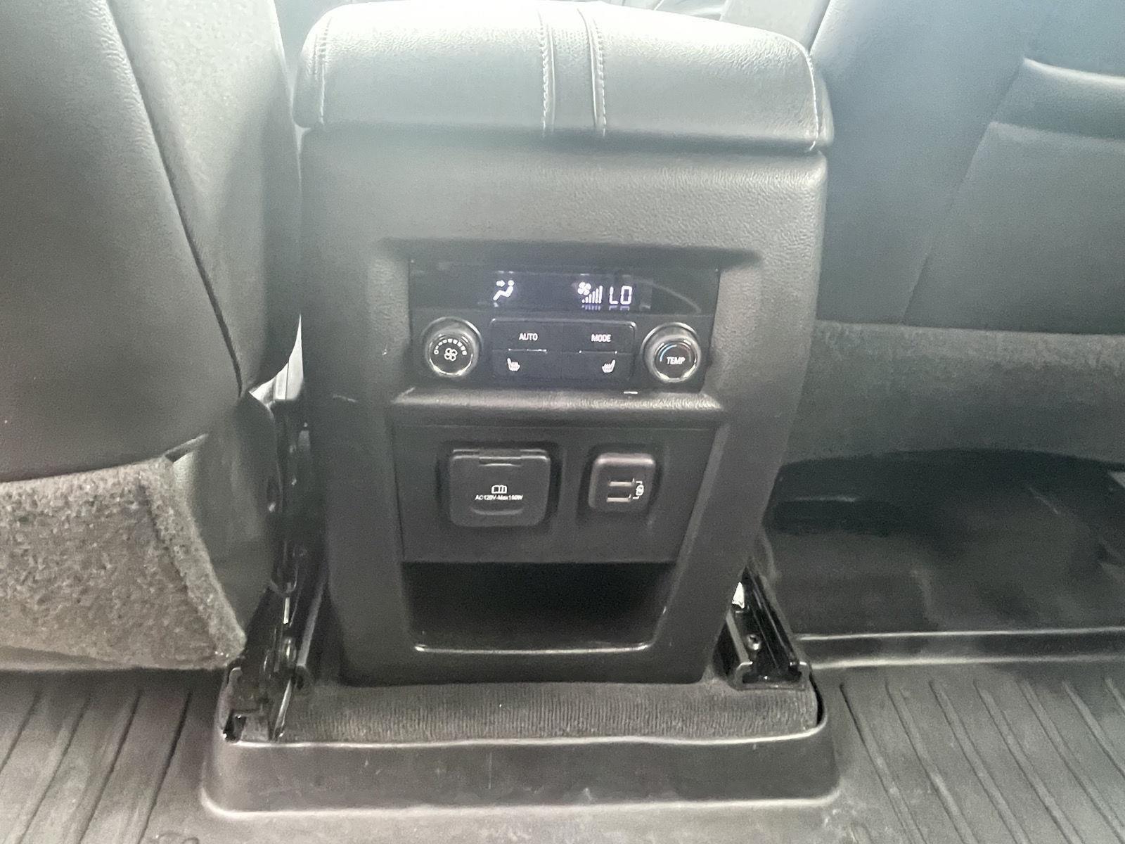 Used 2023 Chevrolet Traverse for sale in Grand Island NE