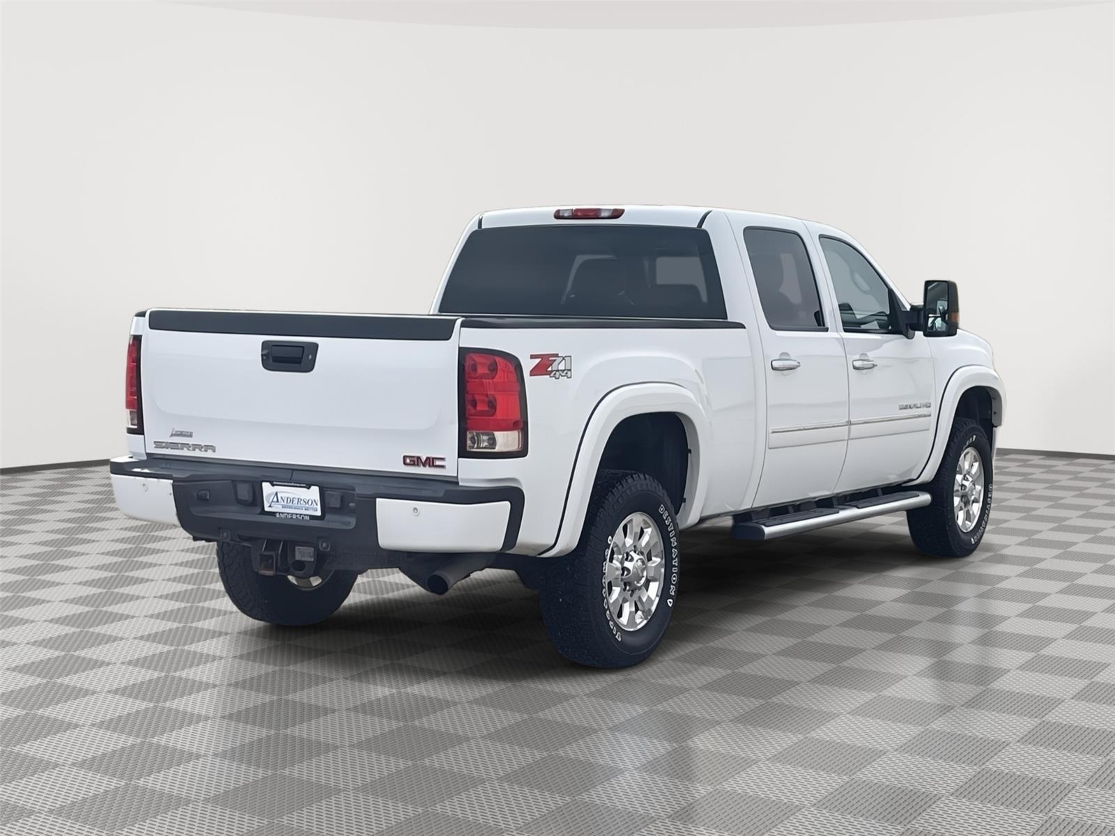 Used 2011 GMC Sierra 2500HD Denali Crew Cab Truck for sale in Grand Island NE