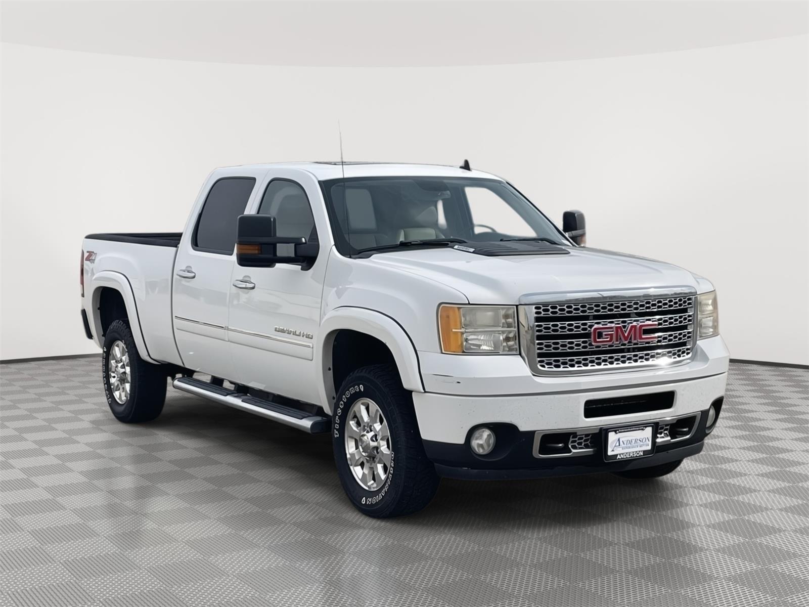 Used 2011 GMC Sierra 2500HD Denali Crew Cab Truck for sale in Grand Island NE