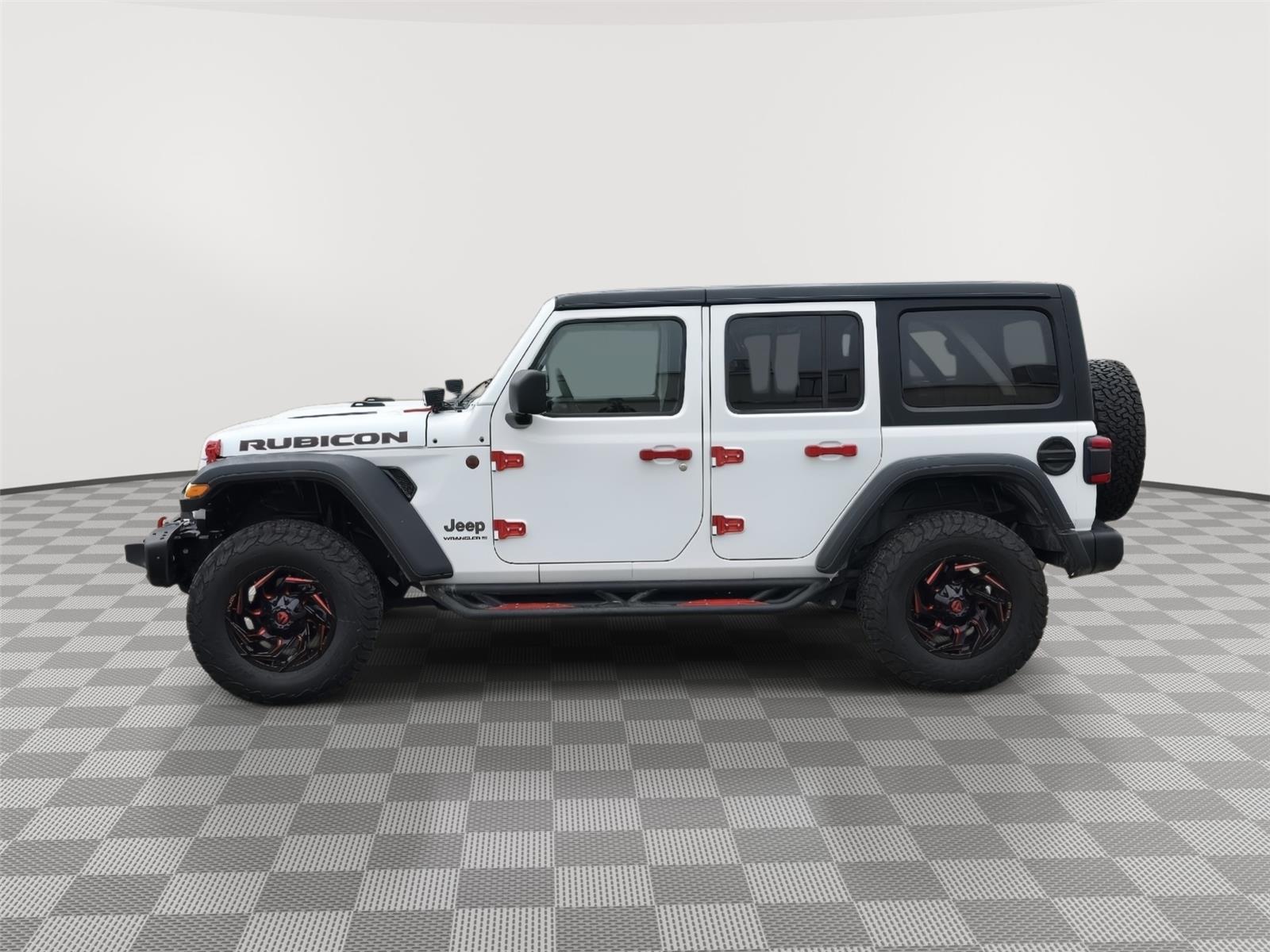 Vehicle photo 2
