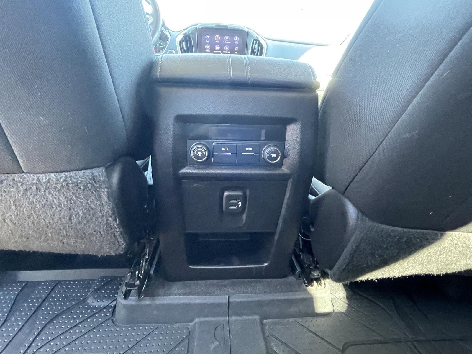 Used 2020 Chevrolet Traverse LT Cloth SUV/Crossover for sale in Grand Island NE