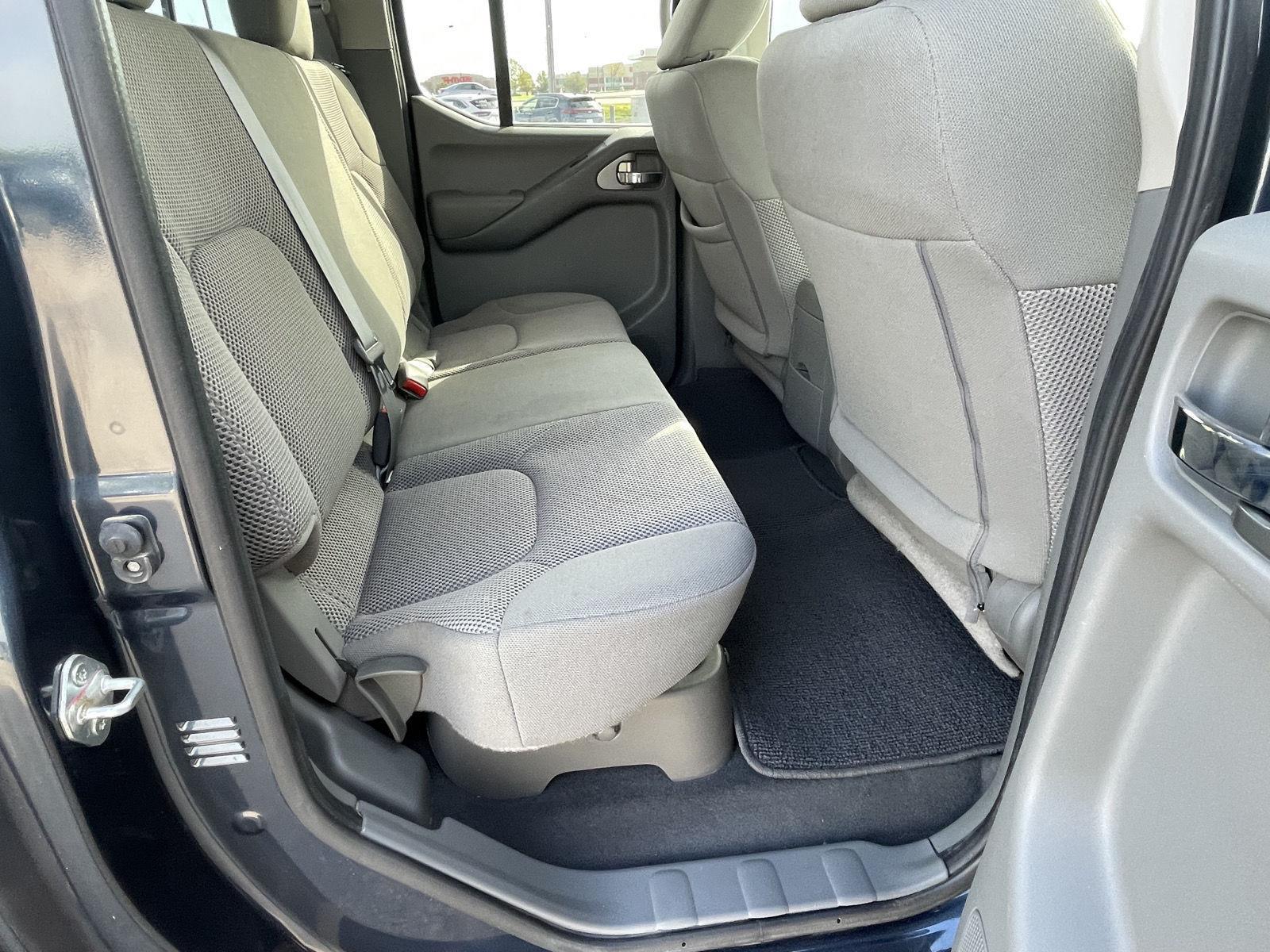 Used 2021 Nissan Frontier SV Crew Cab Truck for sale in Grand Island NE