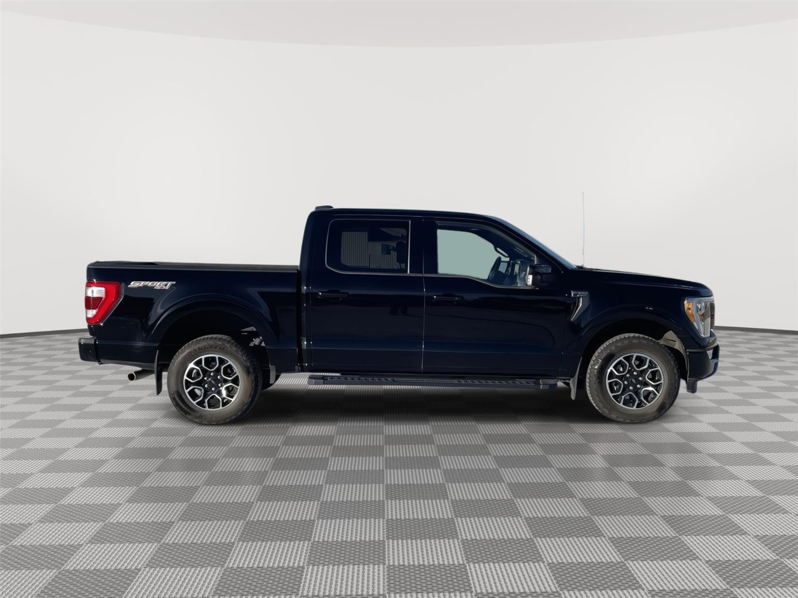 Used 2023 Ford F-150 Lariat Crew Cab Truck for sale in Grand Island NE