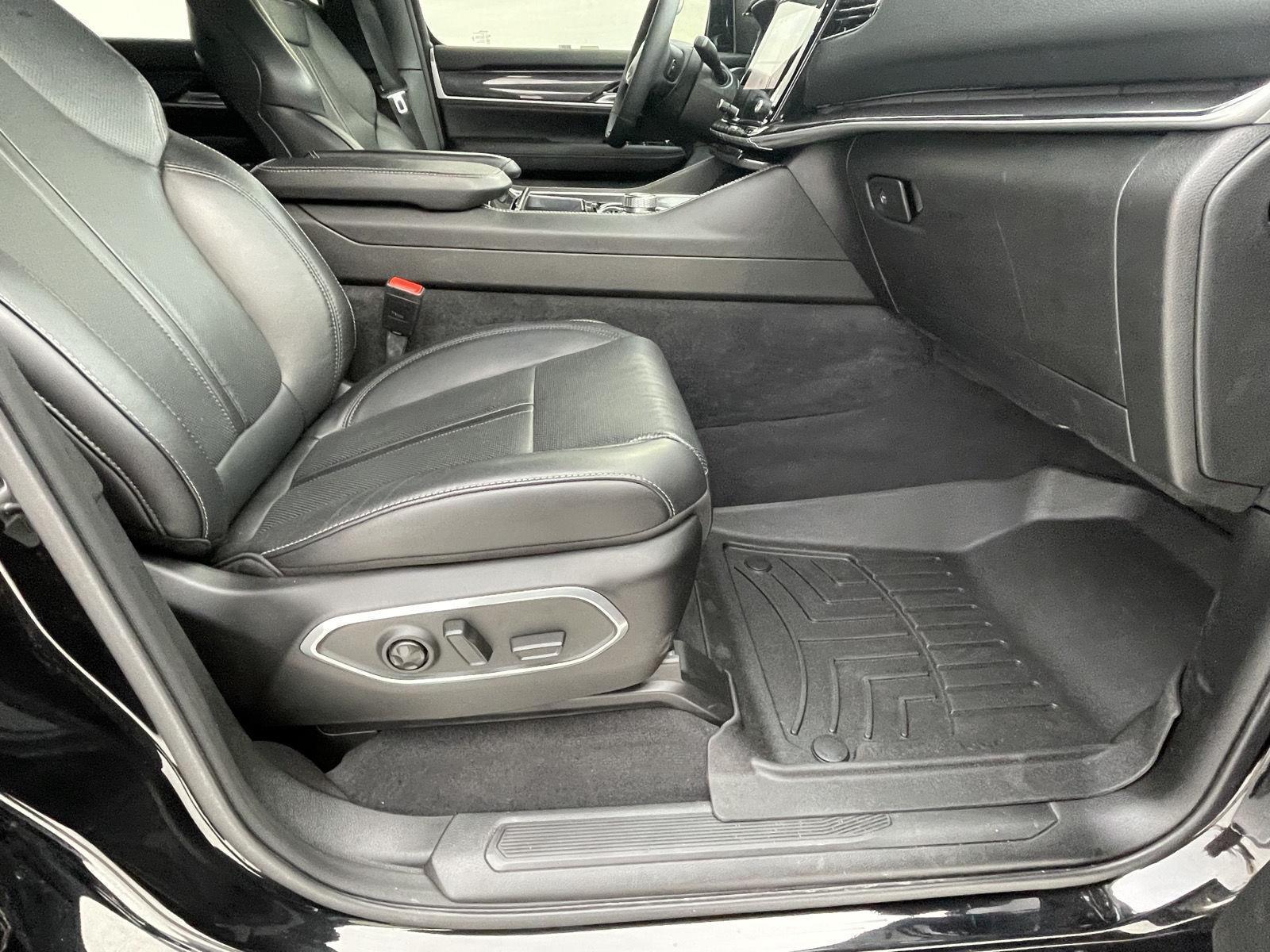 Pre-Owned 2024 Jeep Wagoneer for sale in Grand Island NE