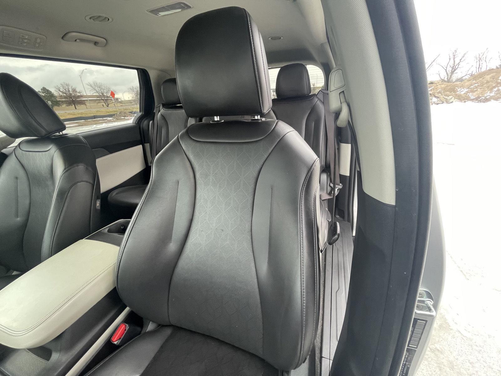 Pre-Owned 2022 Kia Carnival for sale in Grand Island NE