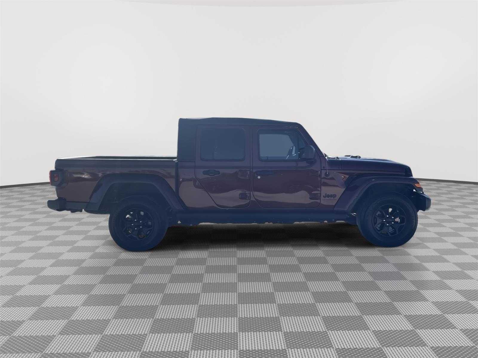 Vehicle photo 7