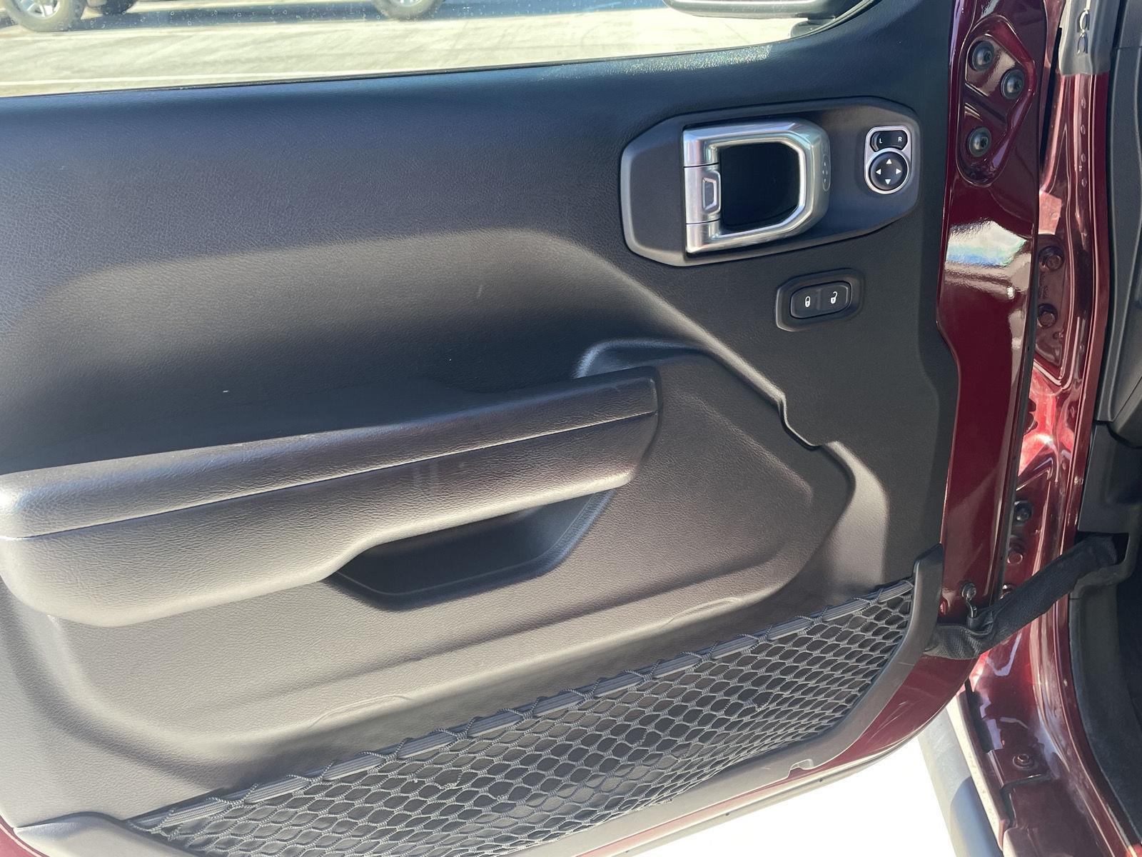 Pre-Owned 2021 Jeep Gladiator for sale in Grand Island NE