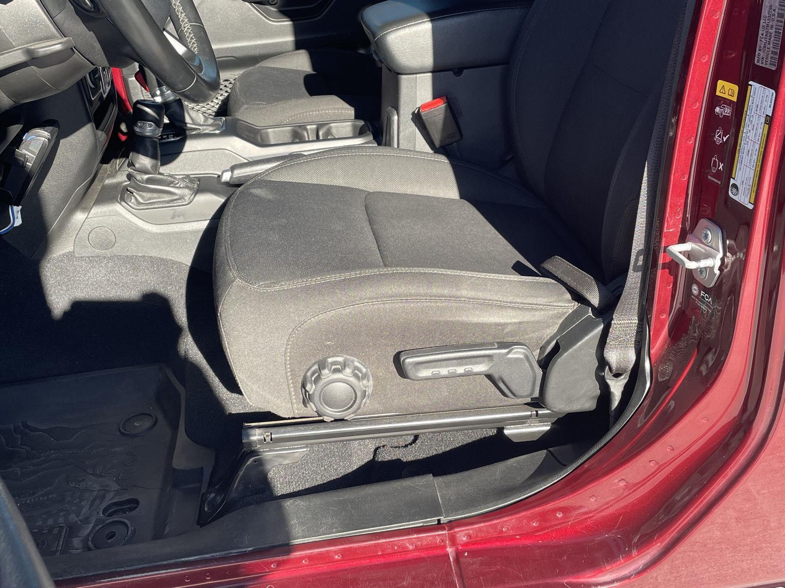 Vehicle photo 22