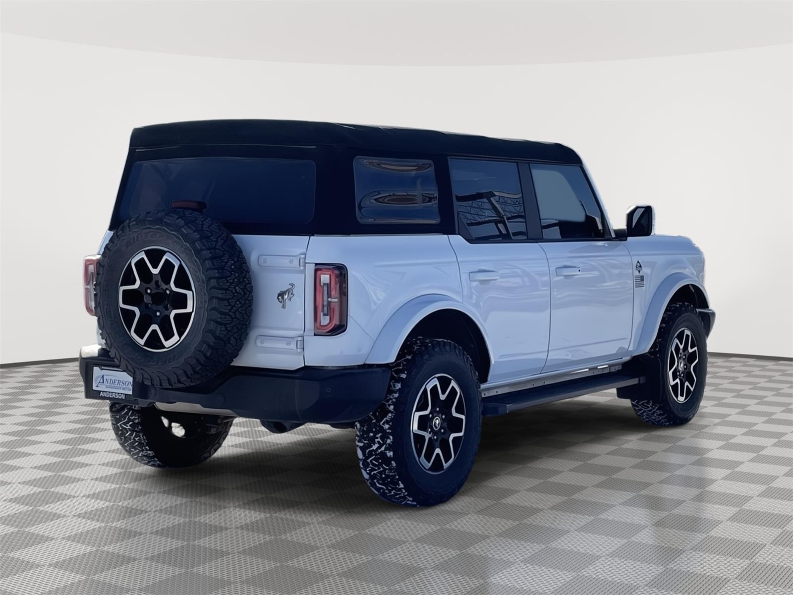 Vehicle photo 6