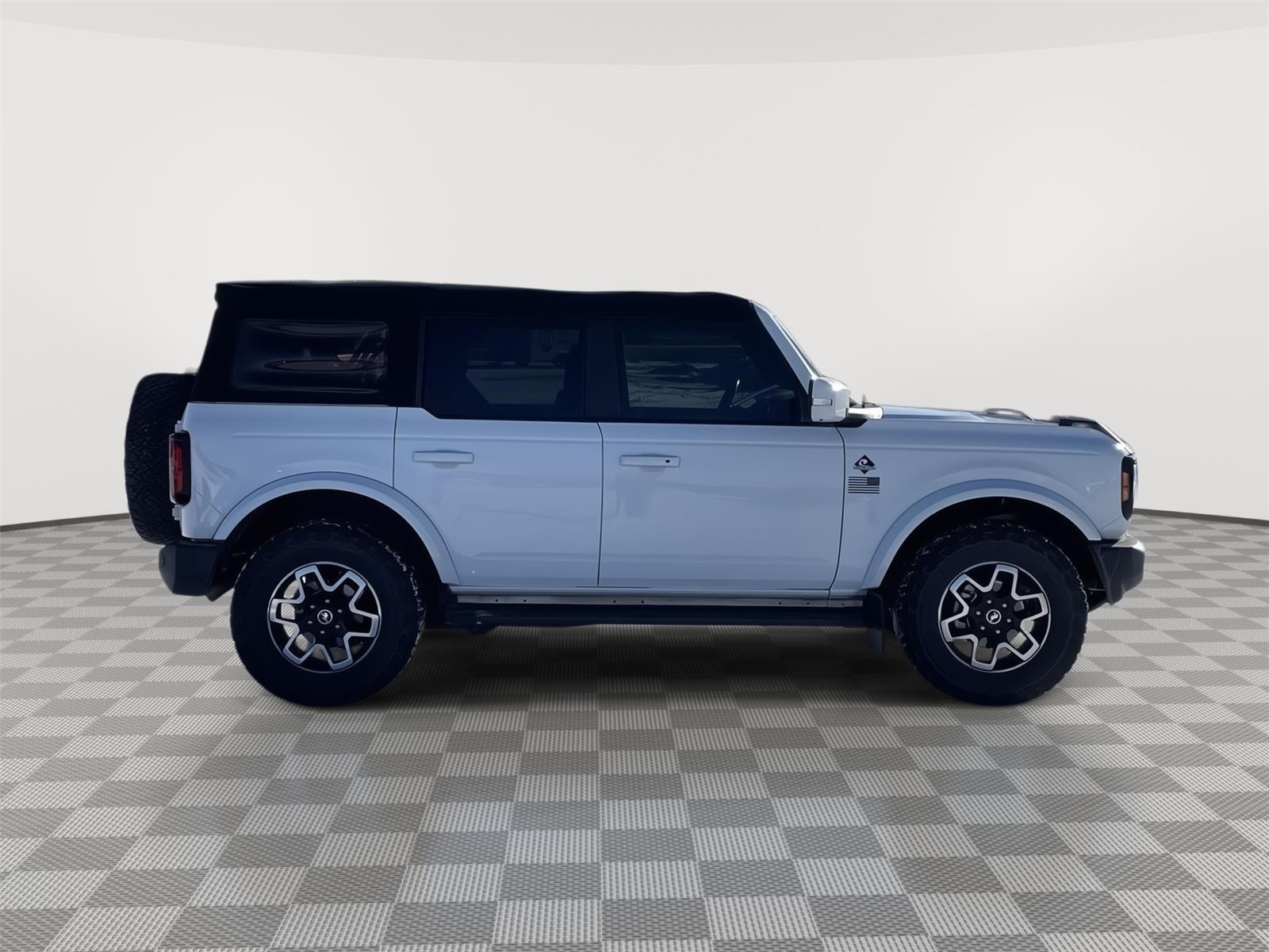 Vehicle photo 7