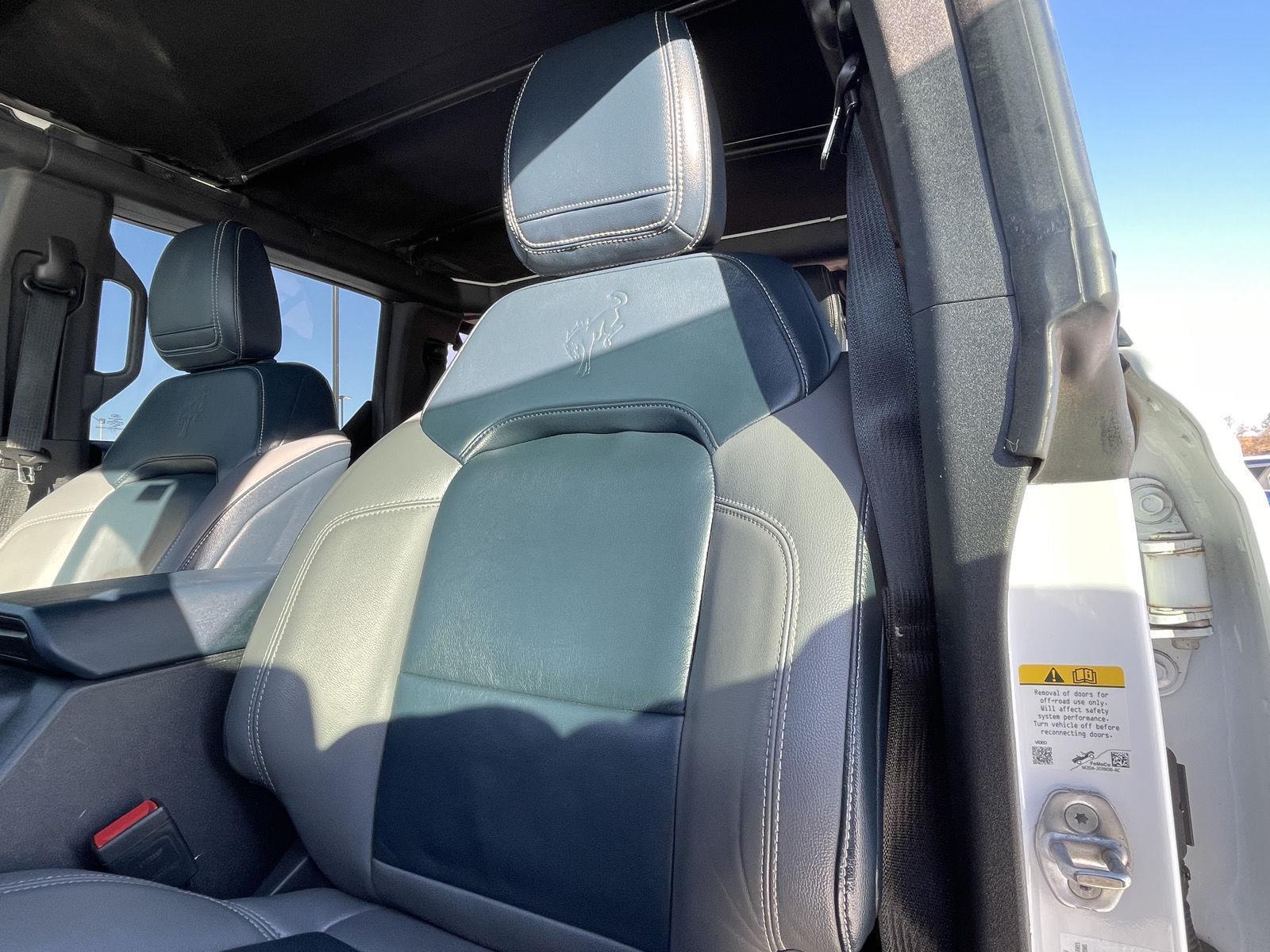 Vehicle photo 23