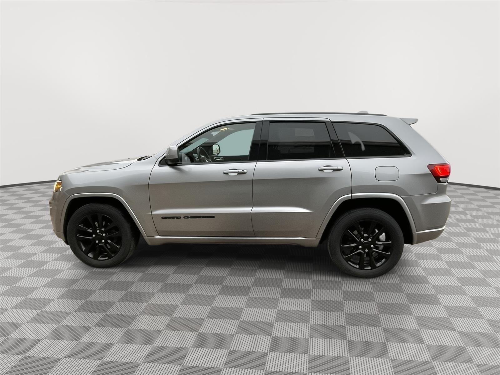 Pre-Owned 2018 Jeep Grand Cherokee for sale in Grand Island NE