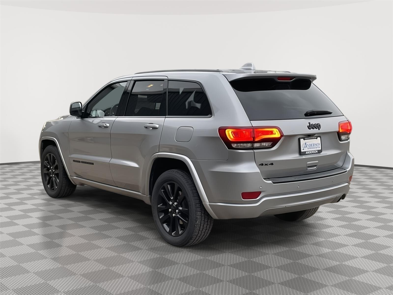 Pre-Owned 2018 Jeep Grand Cherokee for sale in Grand Island NE