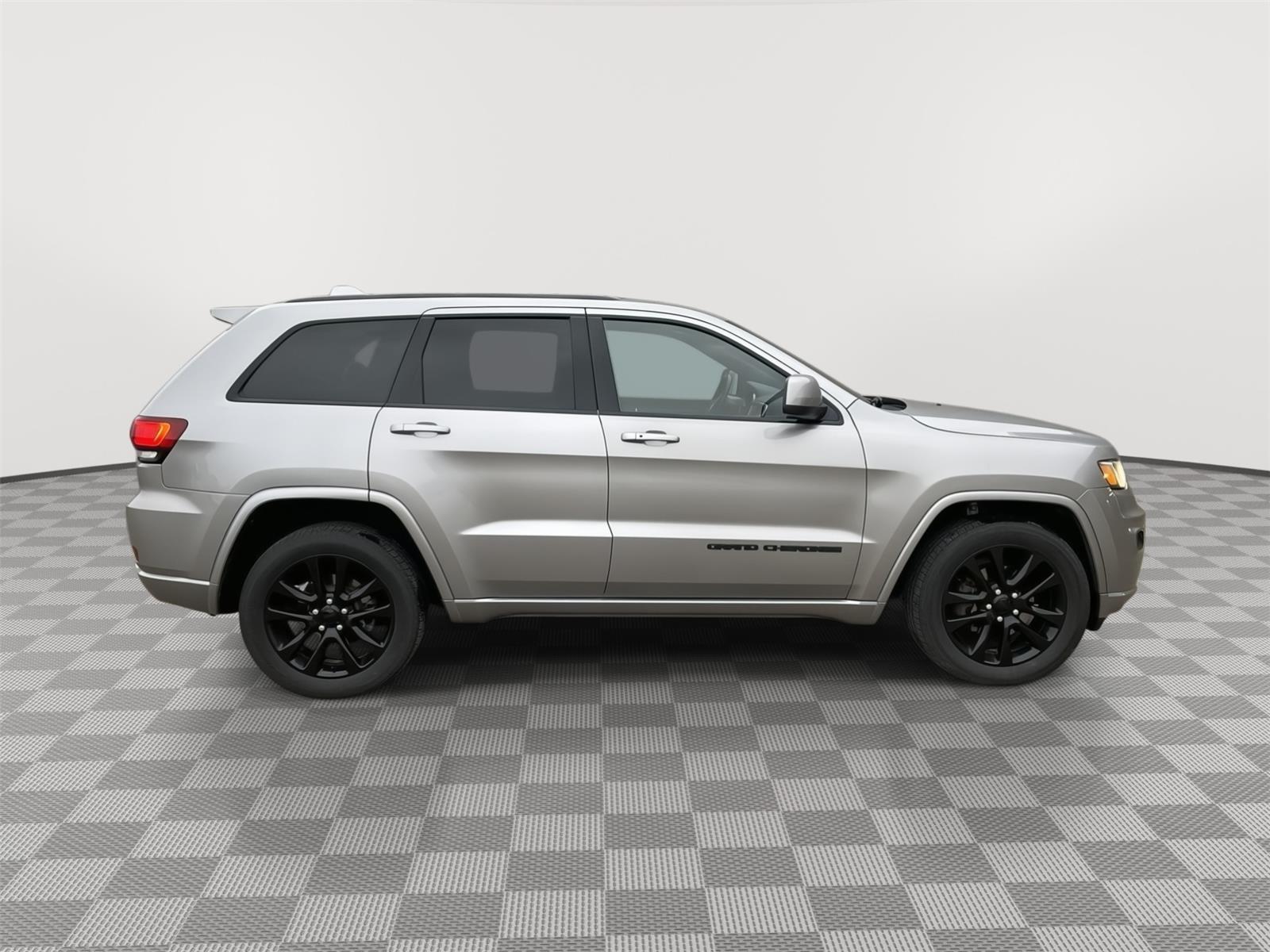 Pre-Owned 2018 Jeep Grand Cherokee for sale in Grand Island NE