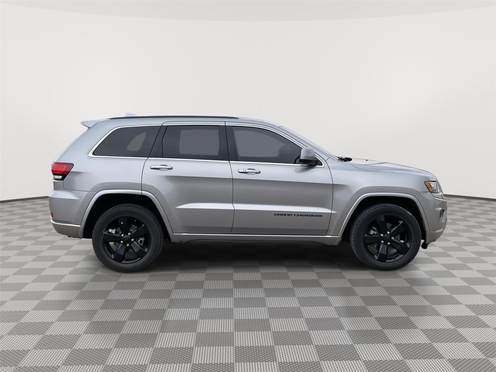 Pre-Owned 2015 Jeep Grand Cherokee for sale in Grand Island NE