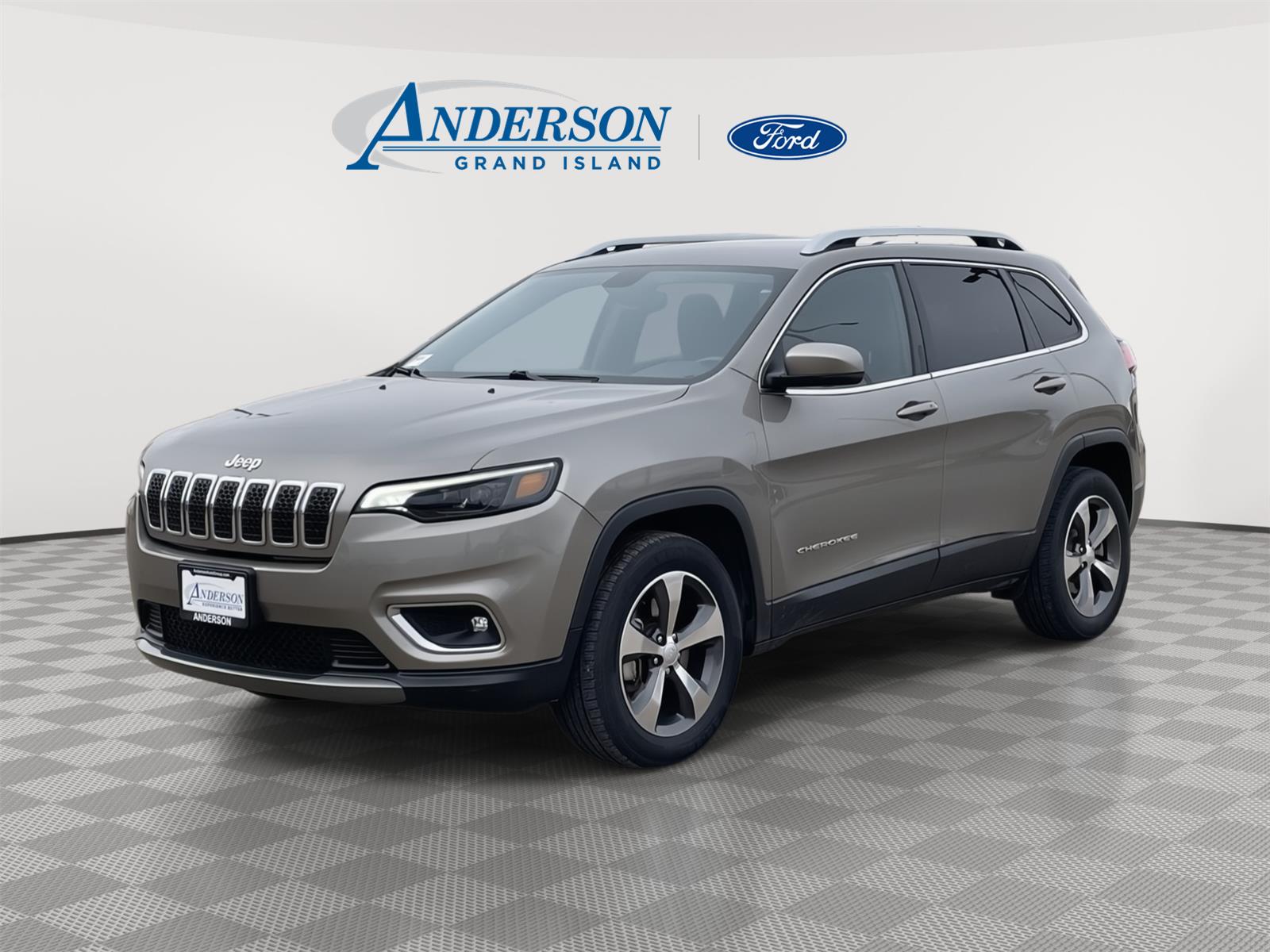 Light Brownstone Pearlcoat 2019 Jeep Cherokee Limited 4WD SUV / Crossover Four-Wheel Drive 9-Speed Automatic