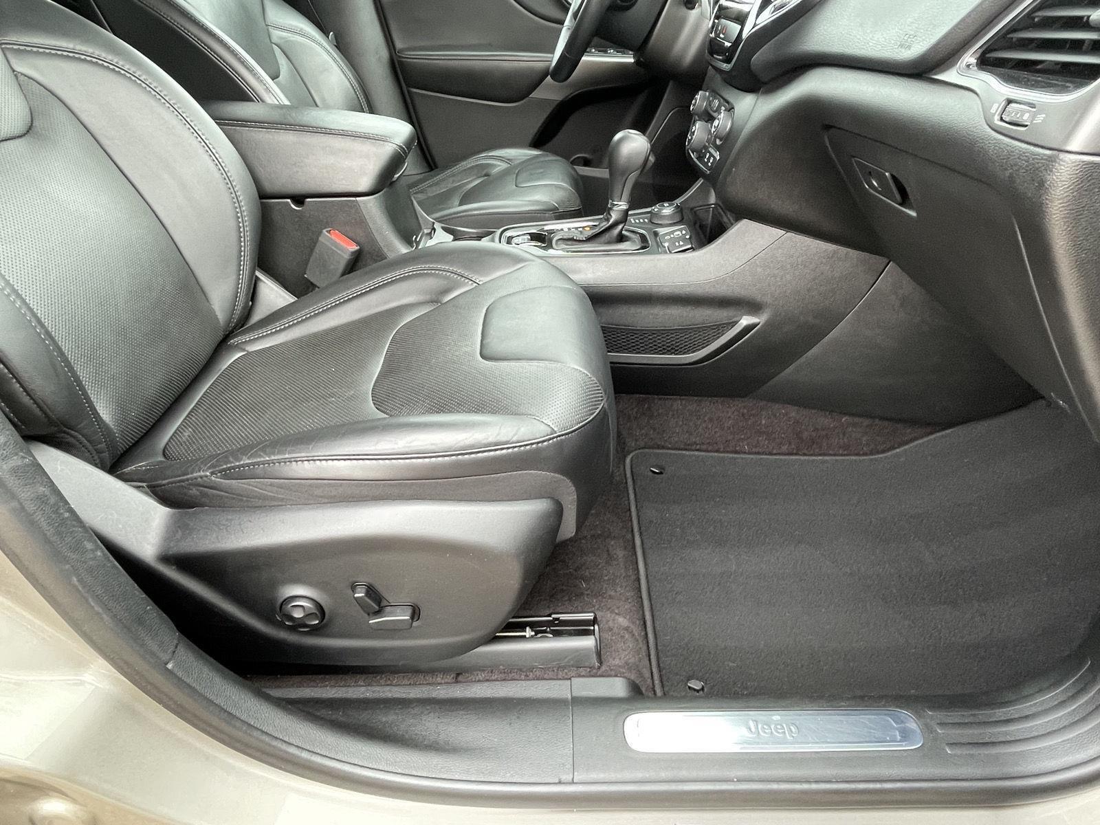 Used 2019 Jeep Cherokee for sale in Grand Island NE