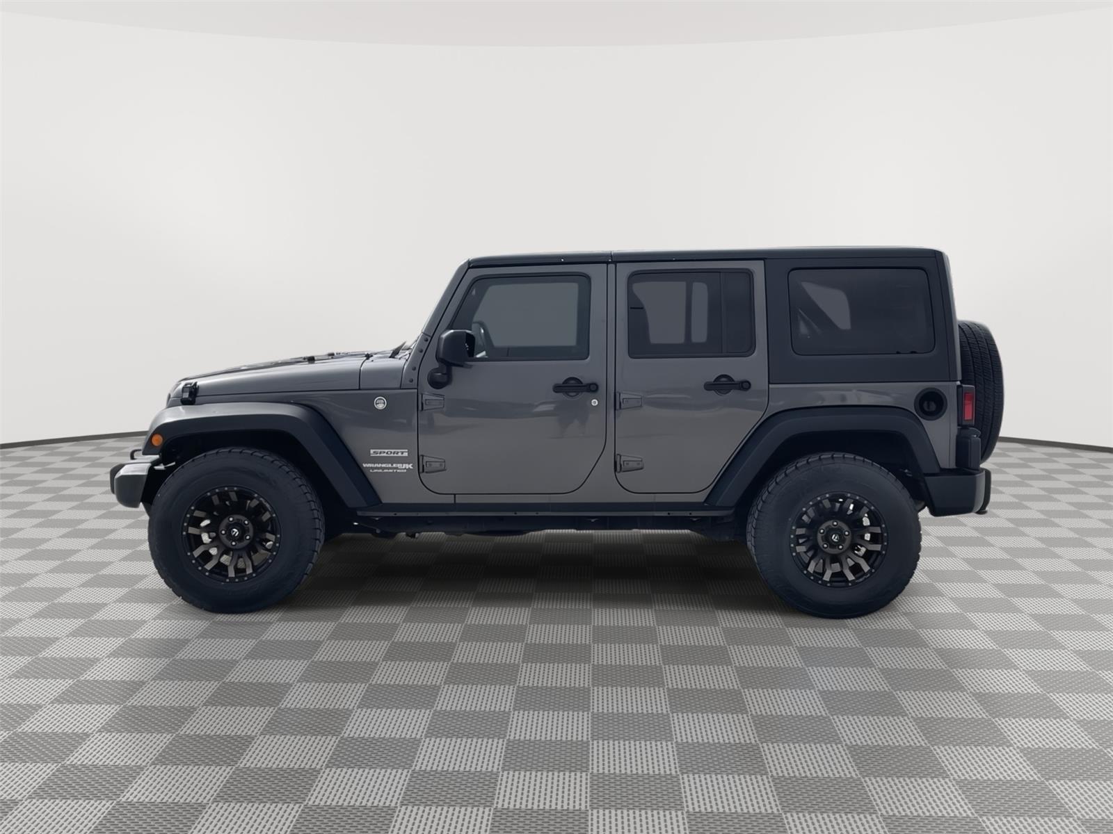 Vehicle photo 2