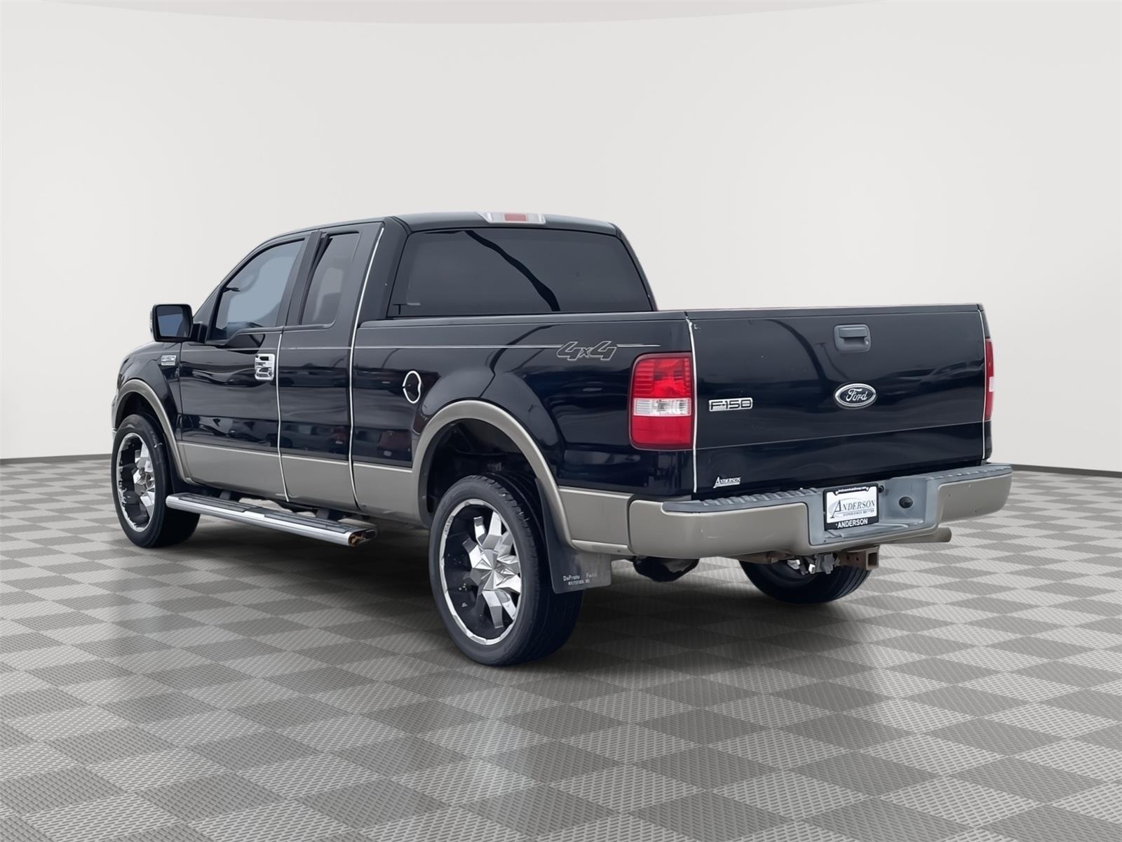 View vehicle photo 4