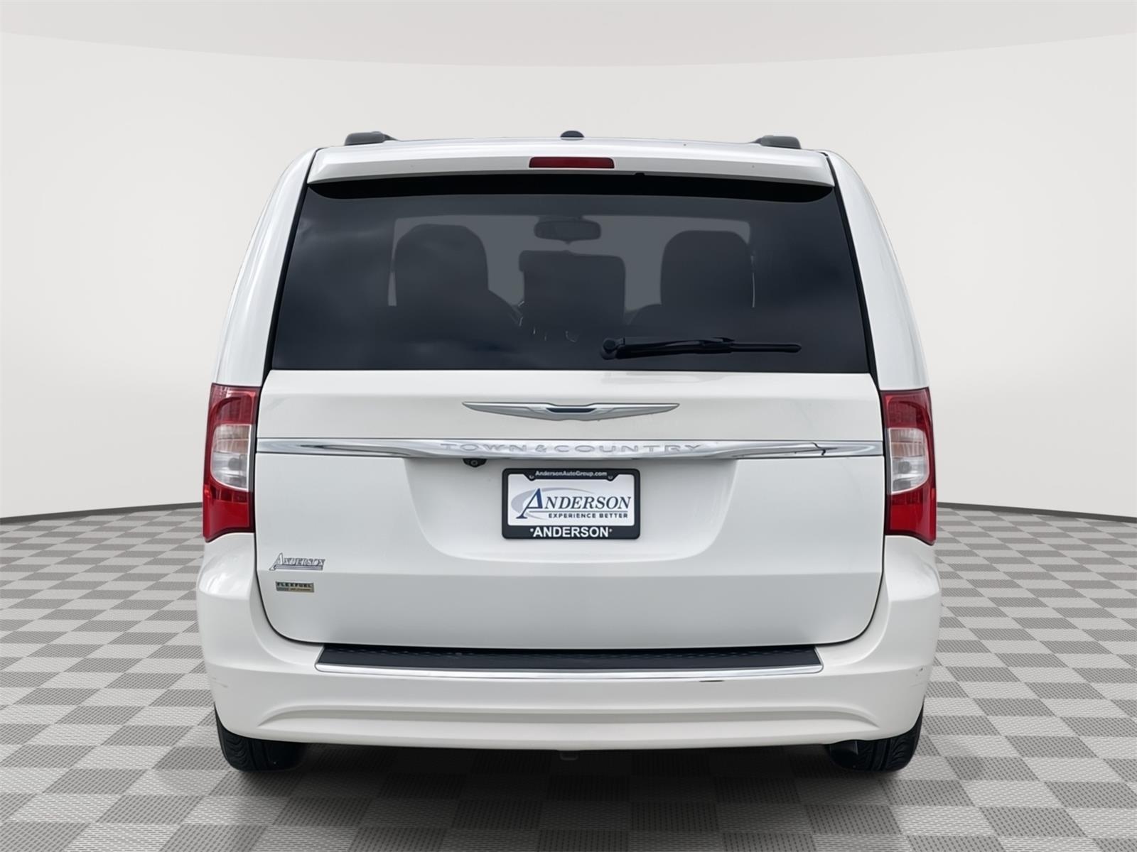 Used 2013 Chrysler Town and Country for sale in Grand Island NE