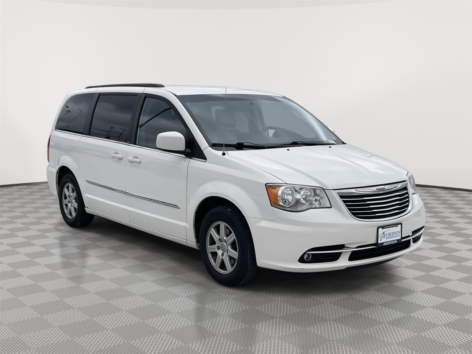Used 2013 Chrysler Town and Country for sale in Grand Island NE