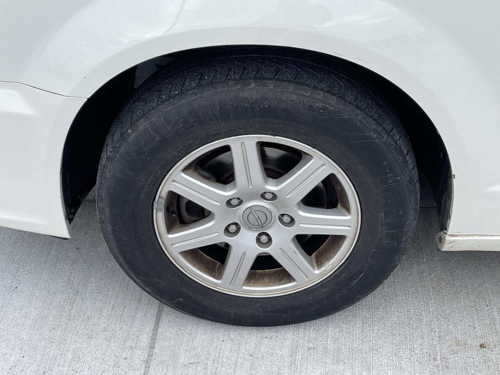 Used 2013 Chrysler Town and Country for sale in Grand Island NE