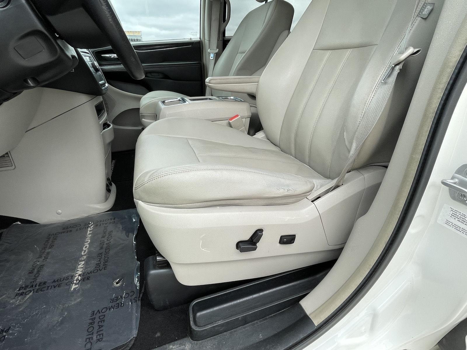 Used 2013 Chrysler Town and Country for sale in Grand Island NE