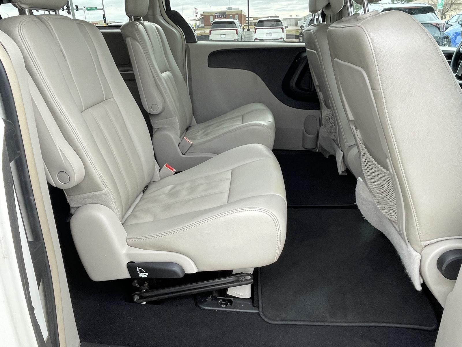 Used 2013 Chrysler Town and Country for sale in Grand Island NE