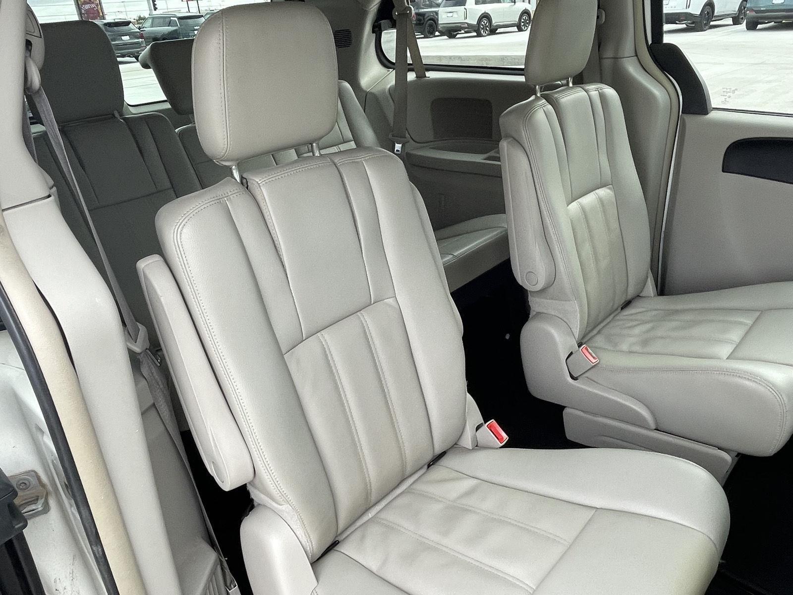 Used 2013 Chrysler Town and Country for sale in Grand Island NE