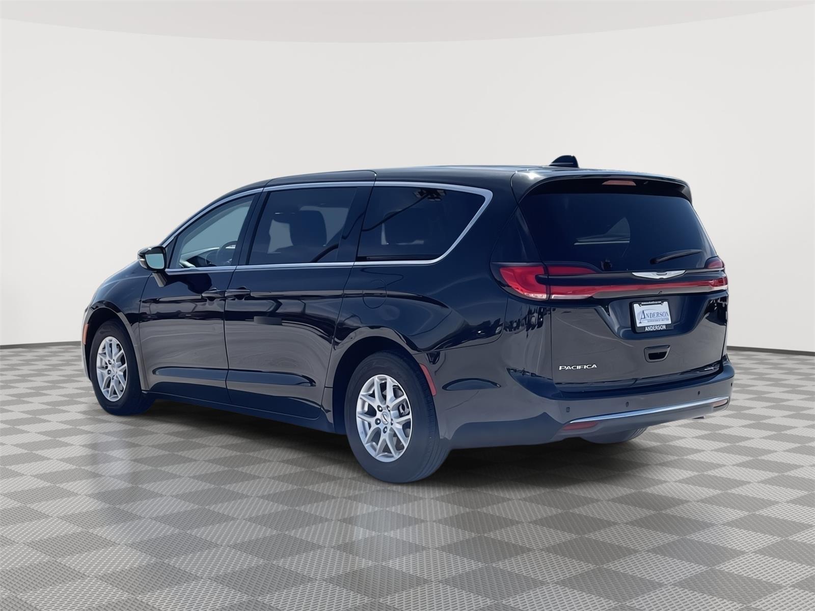 Used 2024 Chrysler Pacifica for sale in Grand Island NE