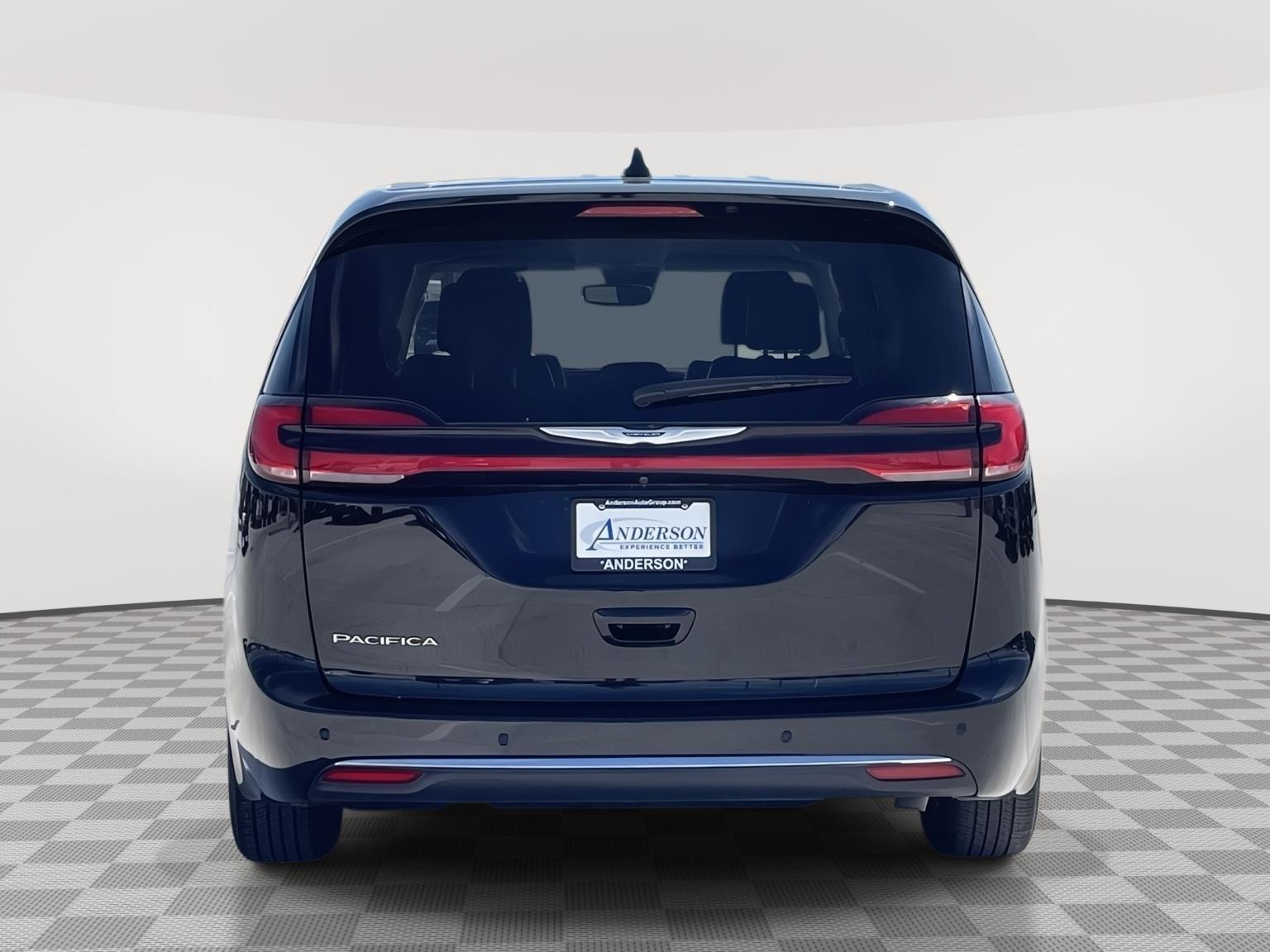 Used 2024 Chrysler Pacifica for sale in Grand Island NE