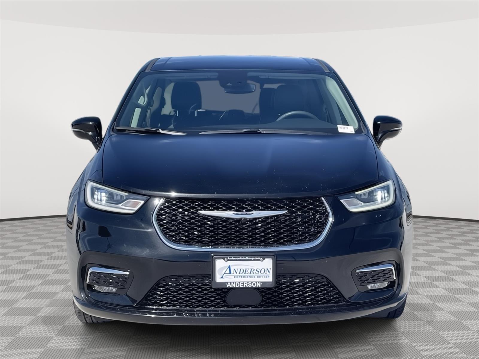 Used 2024 Chrysler Pacifica for sale in Grand Island NE