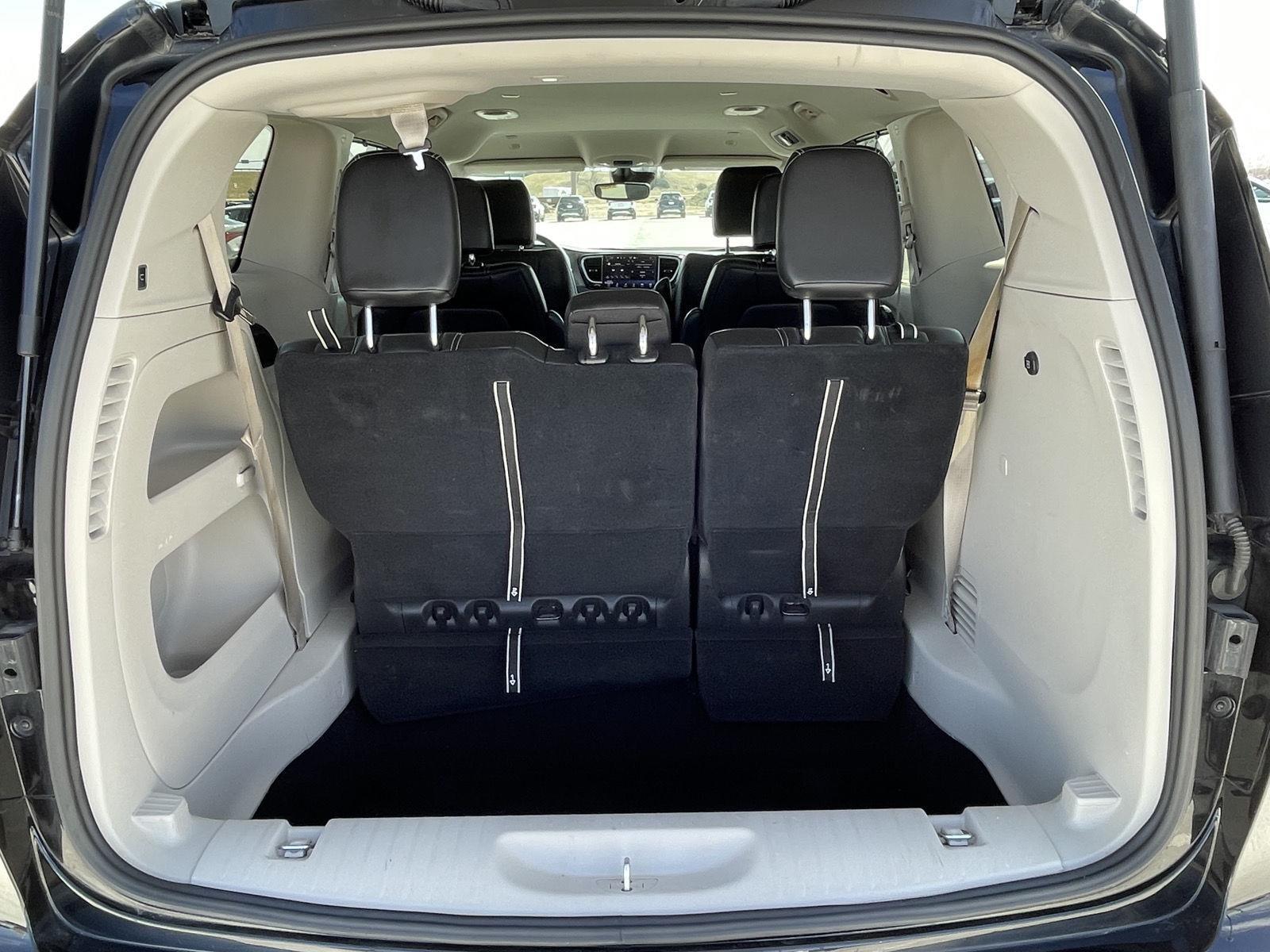 Used 2024 Chrysler Pacifica for sale in Grand Island NE