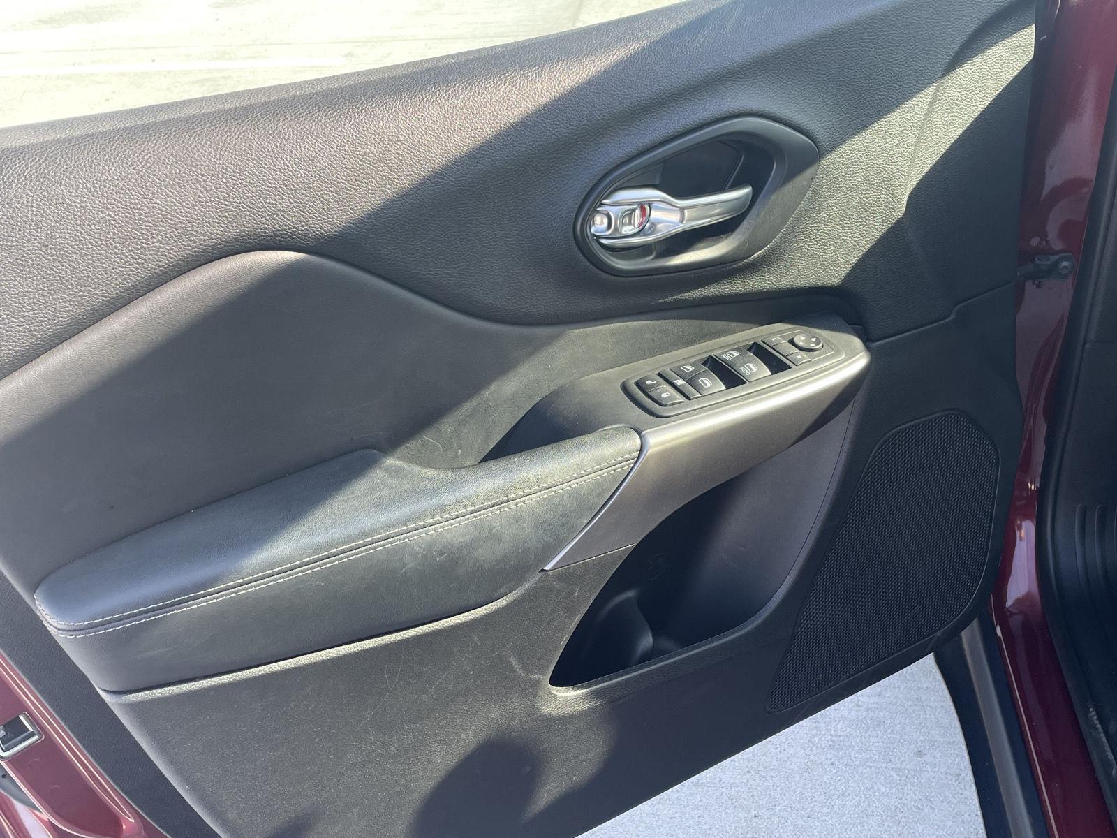 Used 2021 Jeep Cherokee for sale in Grand Island NE