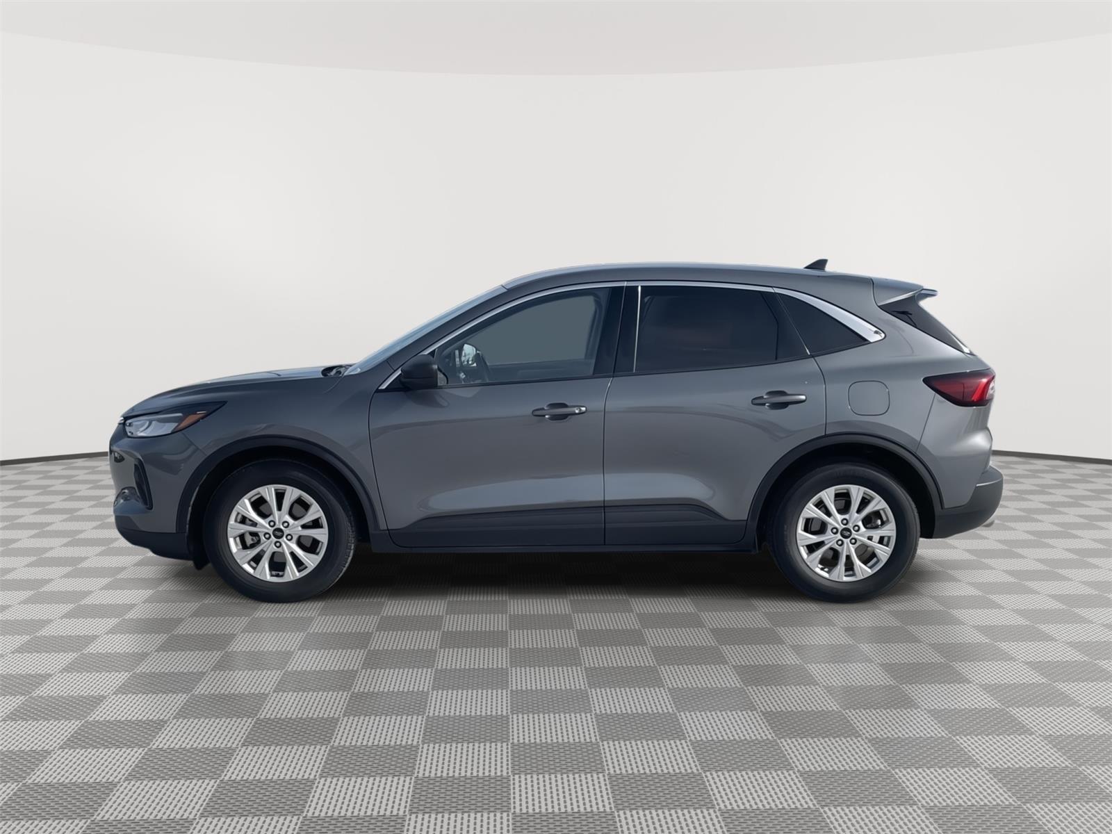 Vehicle photo 2