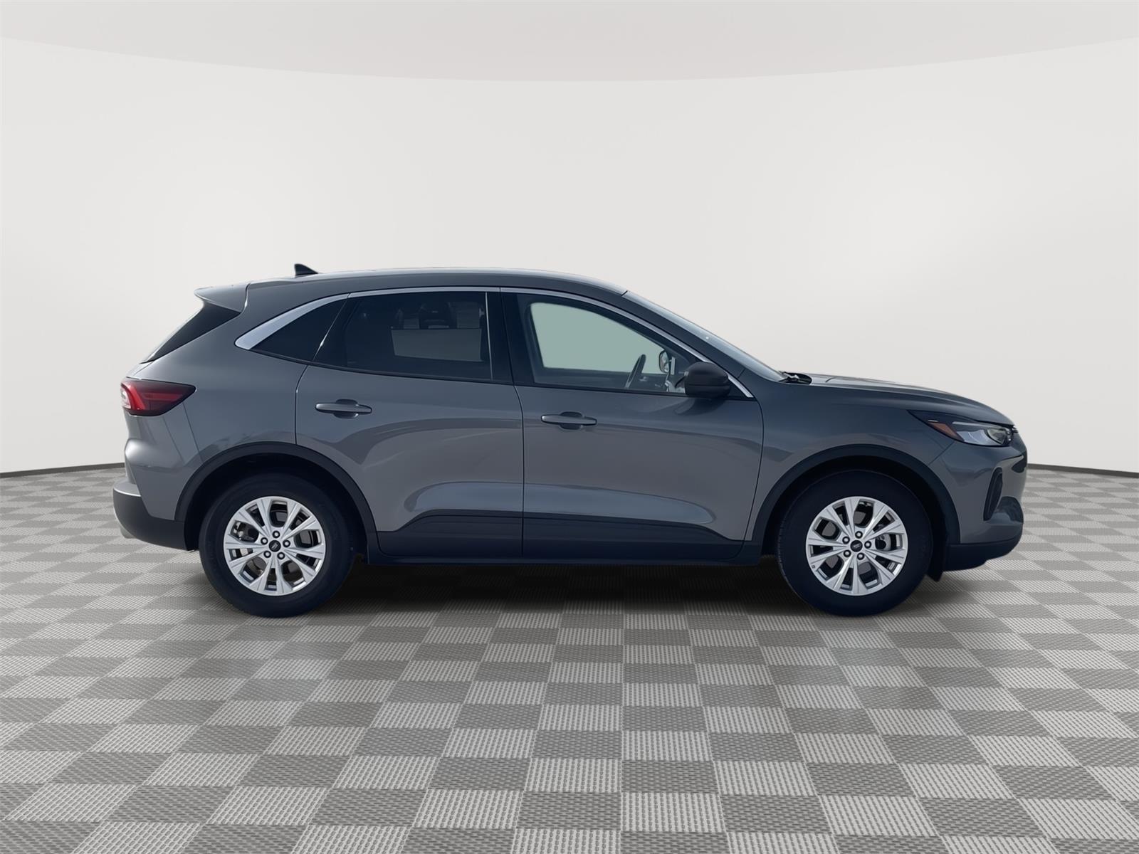 Vehicle photo 7