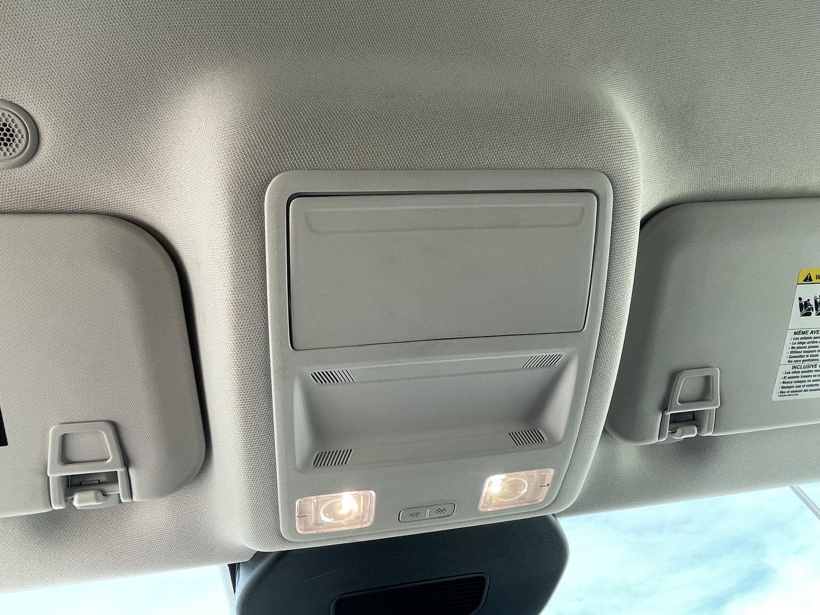 Vehicle photo 17