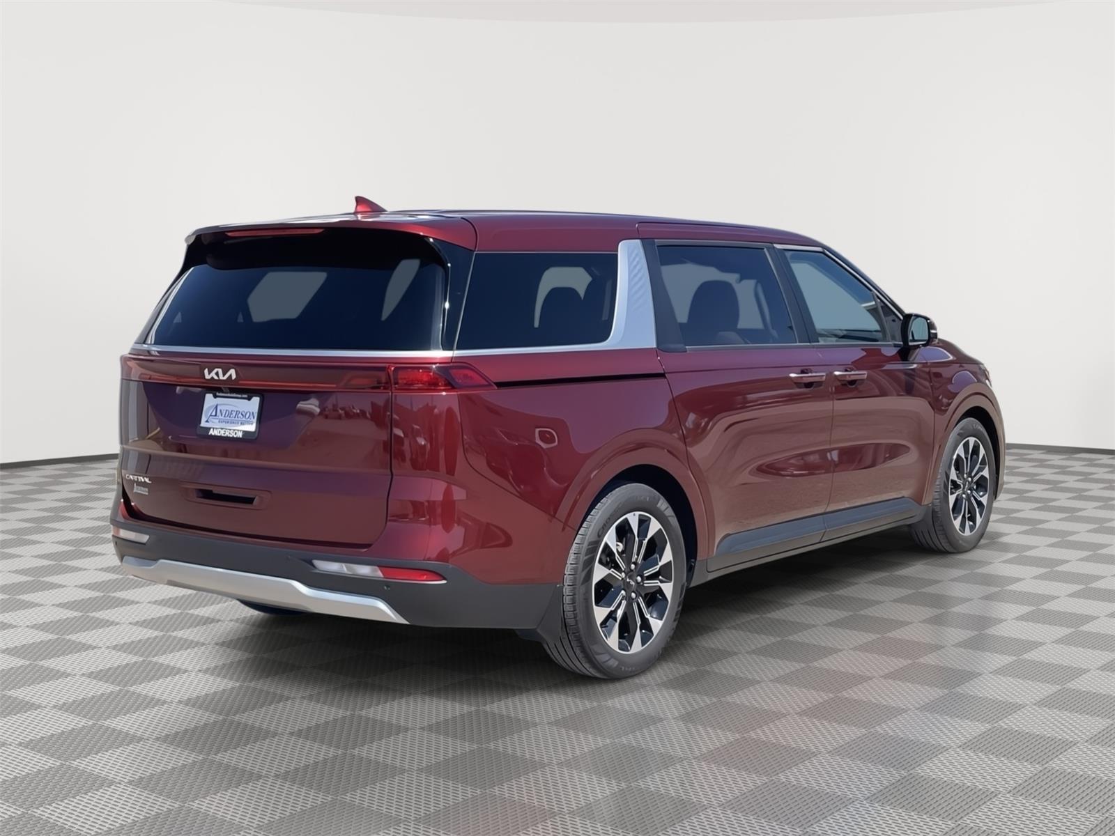 Used 2024 Kia Carnival for sale in Grand Island NE