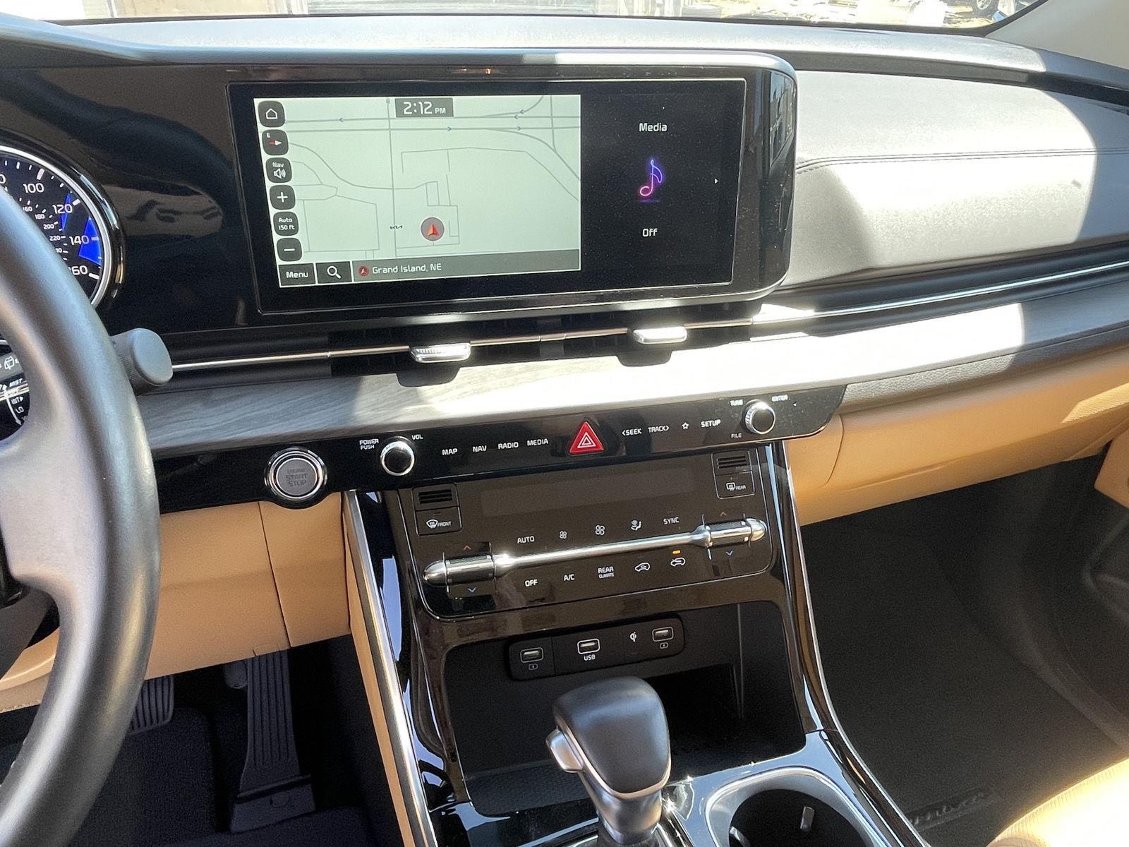 Used 2024 Kia Carnival for sale in Grand Island NE