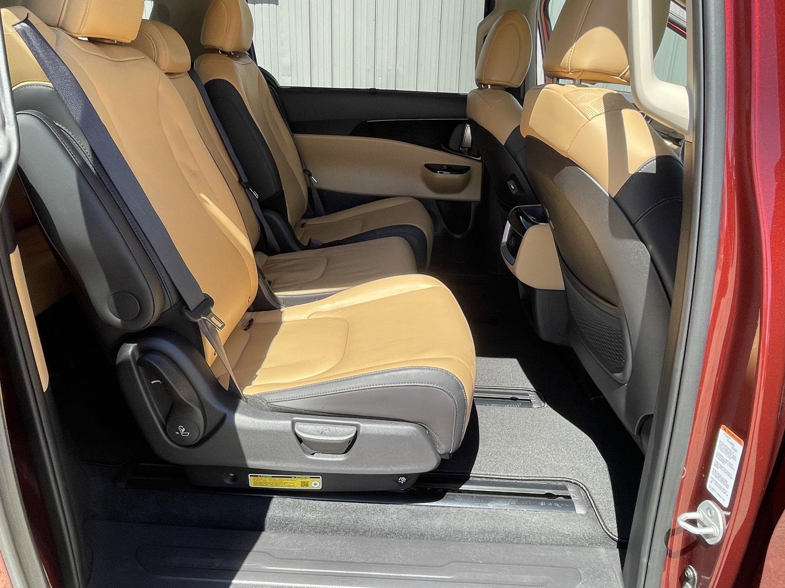 Used 2024 Kia Carnival for sale in Grand Island NE