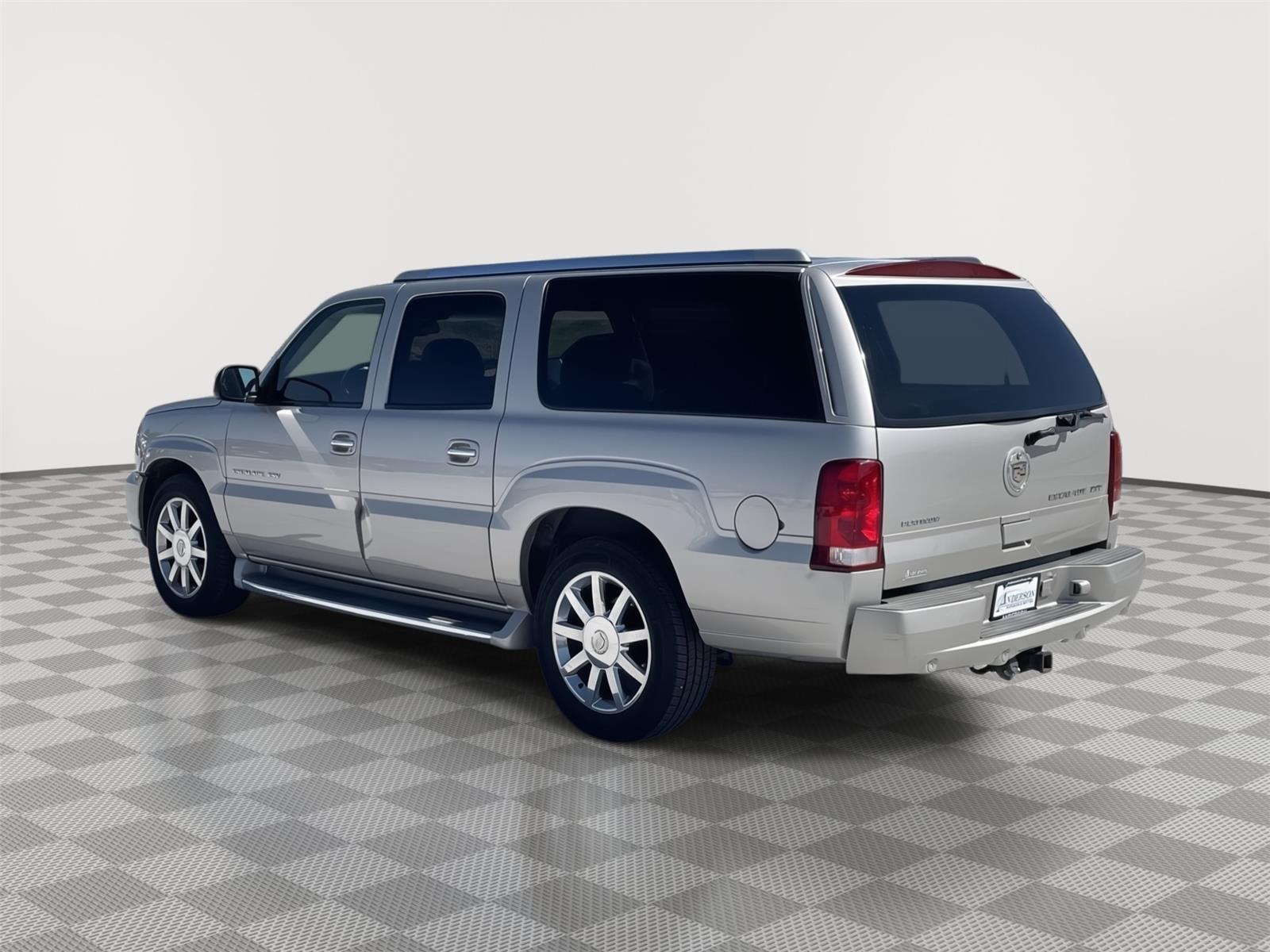 Pre-Owned 2004 Cadillac Escalade ESV for sale in Grand Island NE