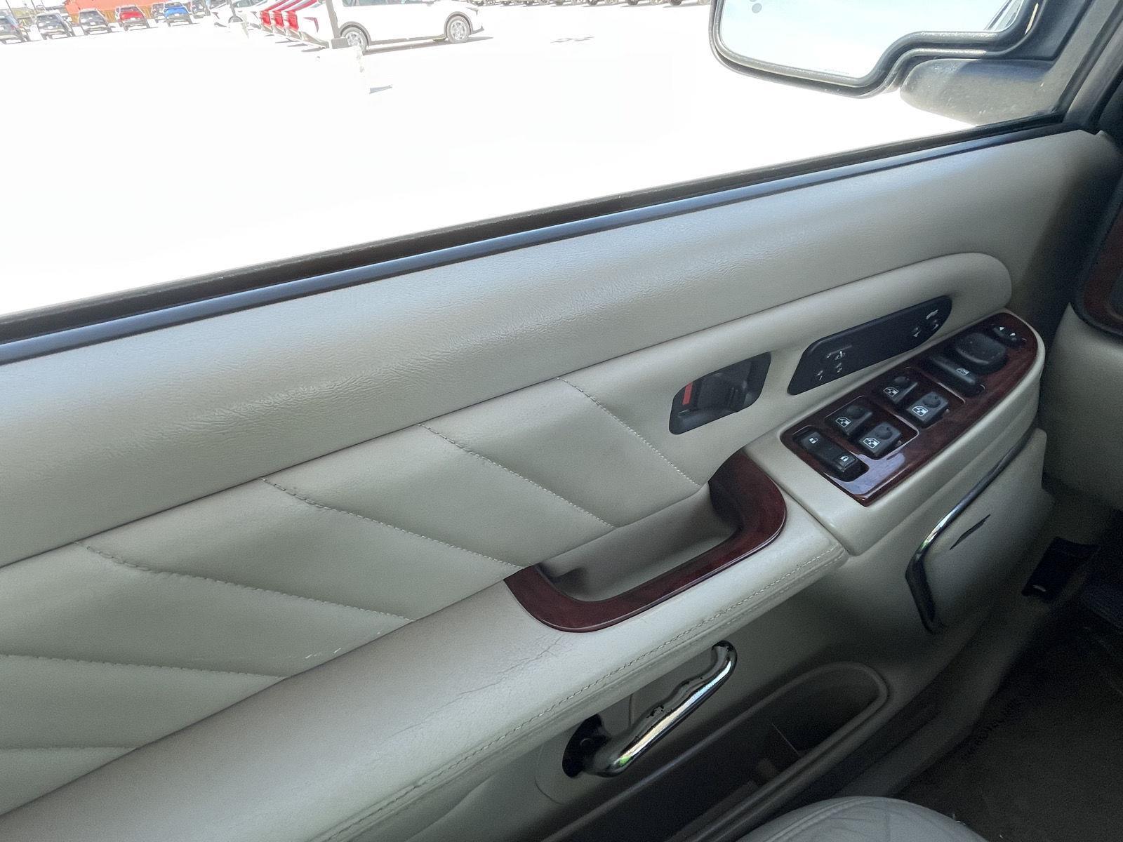 Pre-Owned 2004 Cadillac Escalade ESV for sale in Grand Island NE