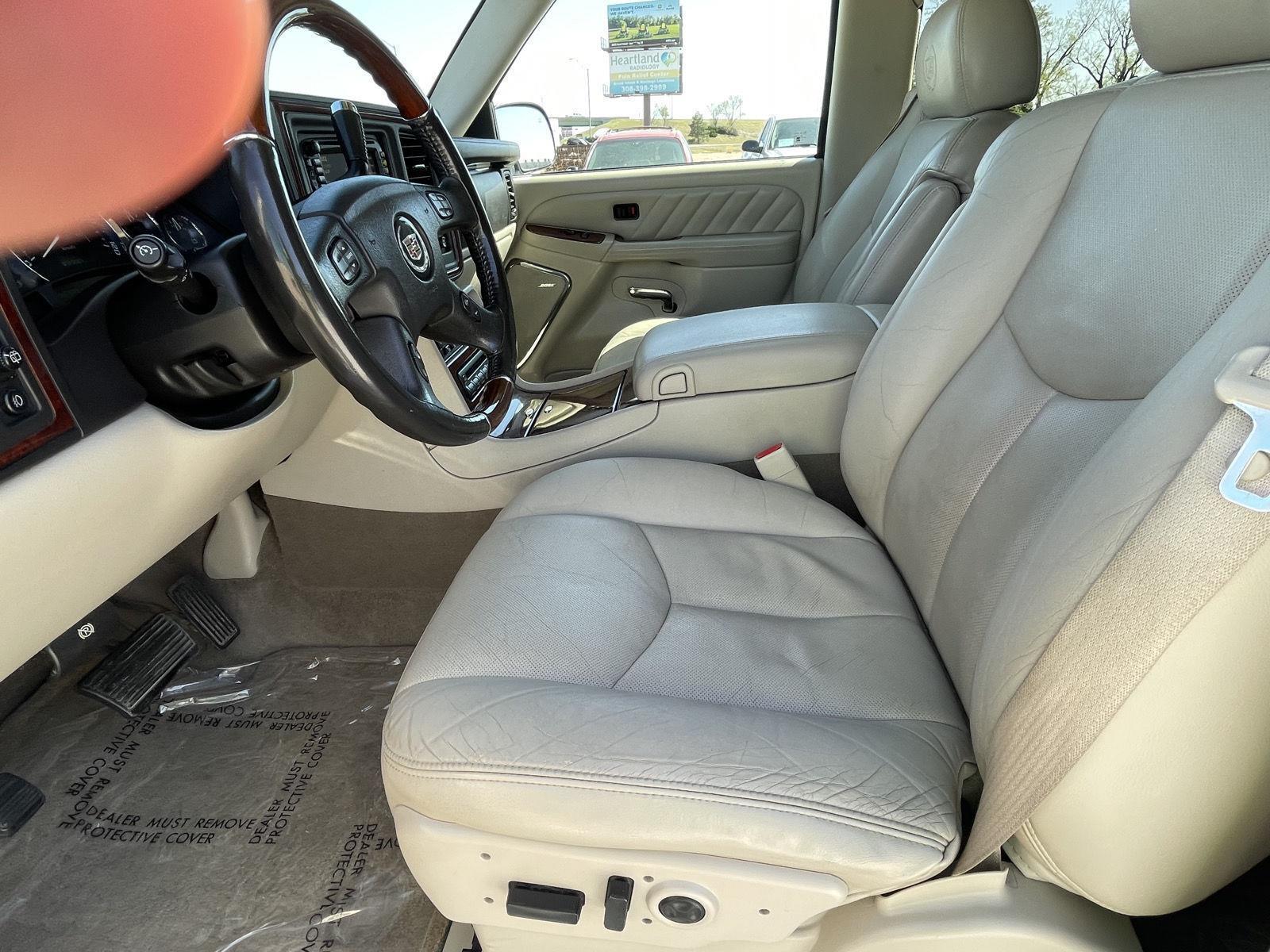 Pre-Owned 2004 Cadillac Escalade ESV for sale in Grand Island NE