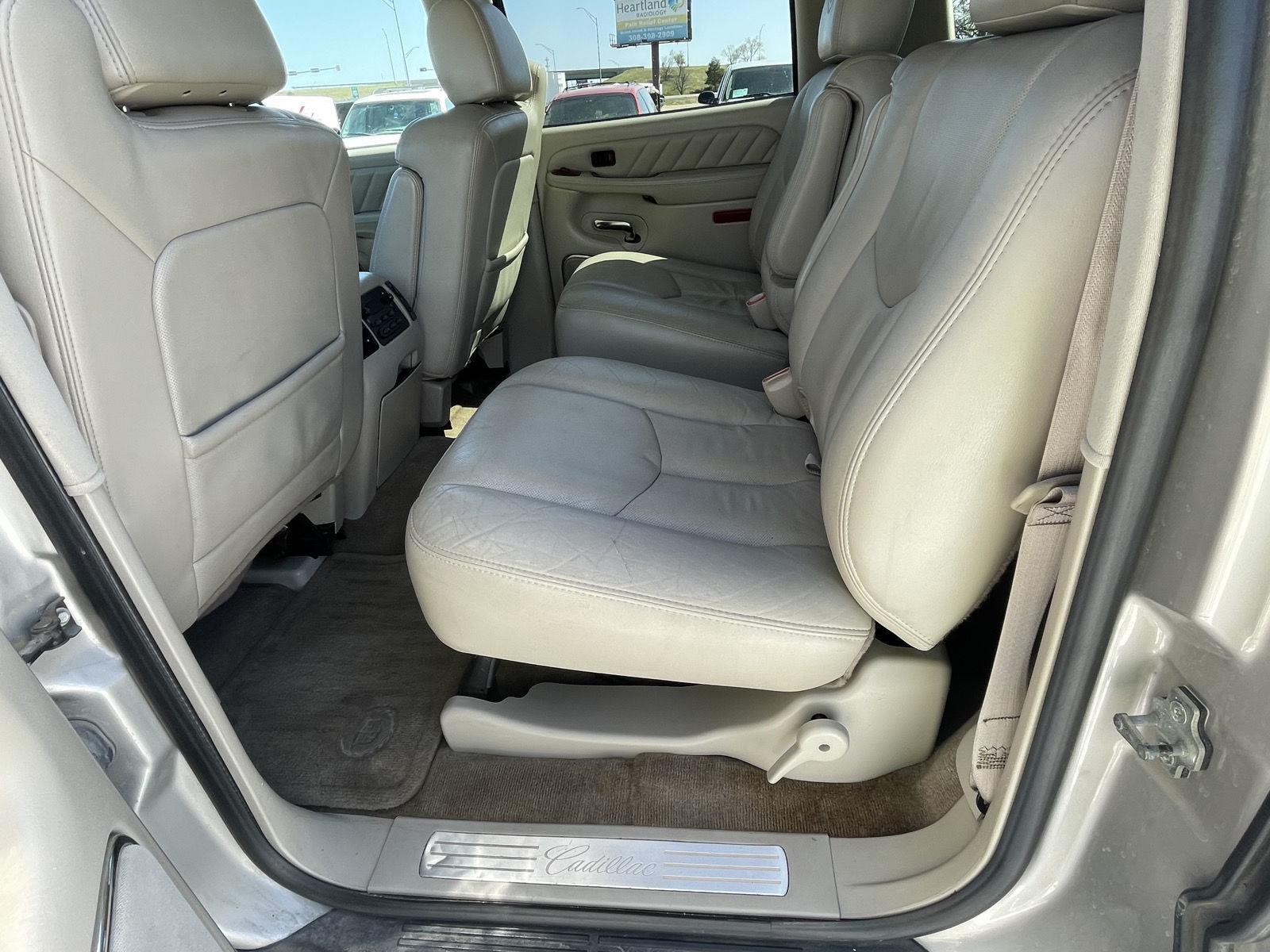 Pre-Owned 2004 Cadillac Escalade ESV for sale in Grand Island NE