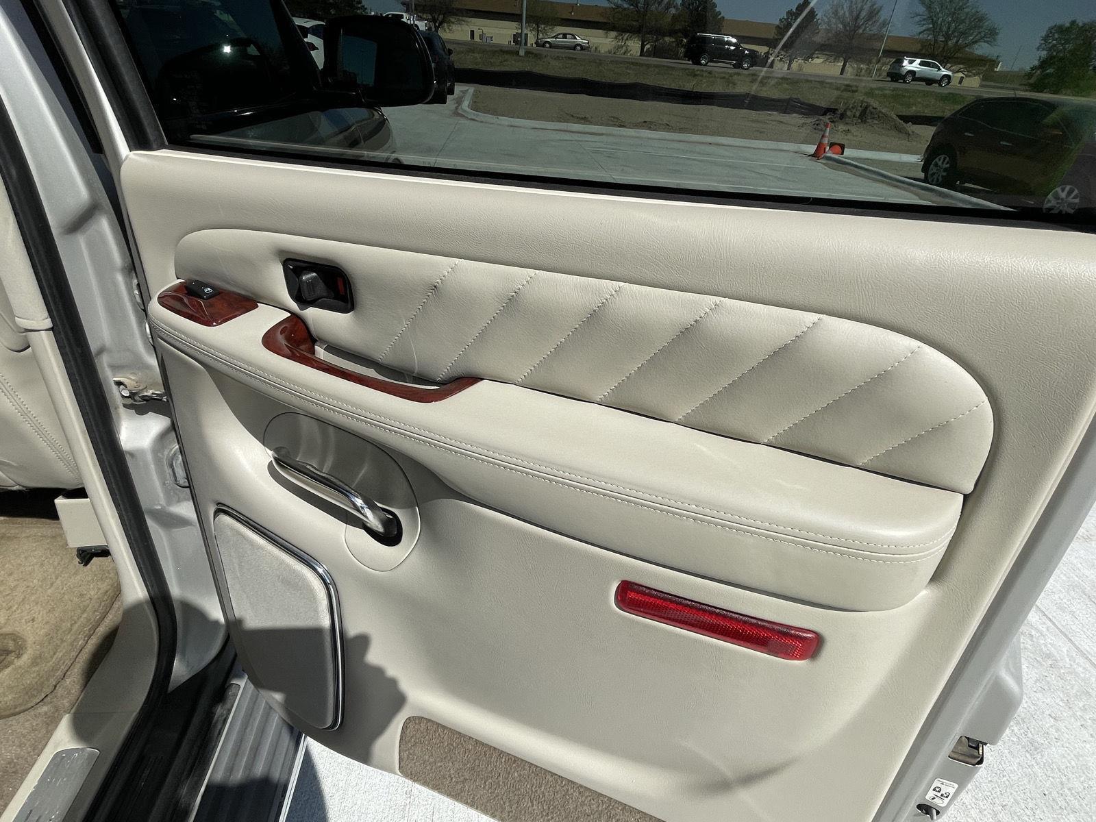 Pre-Owned 2004 Cadillac Escalade ESV for sale in Grand Island NE